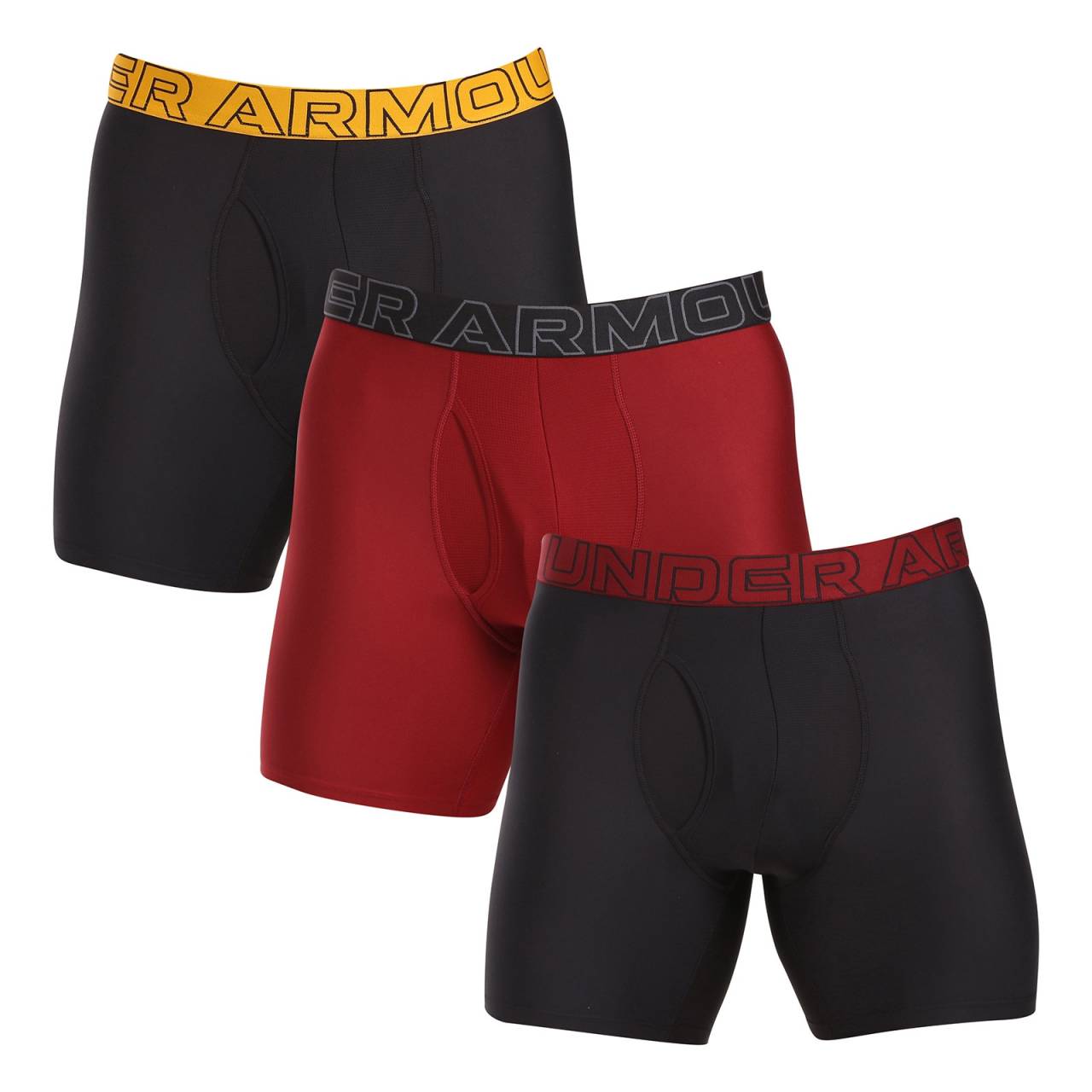 3PACK Boxers pour hommes Under Armour multicolore (1383878 625) M.
Si vous êtes à la recherche de sous-vêtements offrant un grand soutien pour le sport et la vie de tous les jours, les caleçons Under Armour sont le bon choix !
Mélange de matériaux de première qualité pour un confort ultime
Les boxers Under Armour sont fabriqués à partir d'un mélange de coton et de fibres synthétiques, ce qui leur confère respirabilité, souplesse et sensation de confort sur la peau.
Elastique tissé et jambes plus longues pour plus de confort et de protection
La ceinture élastiquée avec le logo Under Armour maintient le caleçon bien en place sans pousser ni couper.
Pourquoi choisir les caleçons Under Armour ?

Excellente combinaison de matériaux: Des matériaux fonctionnels garantissent un confort maximal.
Culotte plus longue: Un grand soutien et un grand confort tout au long de la journée.
Idéal pour le sport et les tenues décontractées: Conception fonctionnelle, matériaux respirants et ajustement parfait.

Sous-vêtements Under Armour pour un mode de vie actif
La marque Under Armour a été fondée par un ancien joueur de football américain, Kevin Plank, qui n'était pas satisfait de ses vêtements de sport, qui transpiraient facilement et ne sentaient certainement pas bon.
Comment entretenir les caleçons Under Armour ?
Pour que votre boxer reste longtemps en bon état, nous vous recommandons de suivre les conseils suivants.

Blanchisserie : Nous recommandons un lavage à 30 °C pour préserver l'élasticité et la couleur.
Sèche-linge: Il n'est pas recommandé de sécher à l'air libre pour éviter d'endommager les fibres.
Repassage: Ne pas repasser, la matière est naturellement infroissable.

Conseil : Les sous-vêtements de sport méritent d'être traités avec douceur.