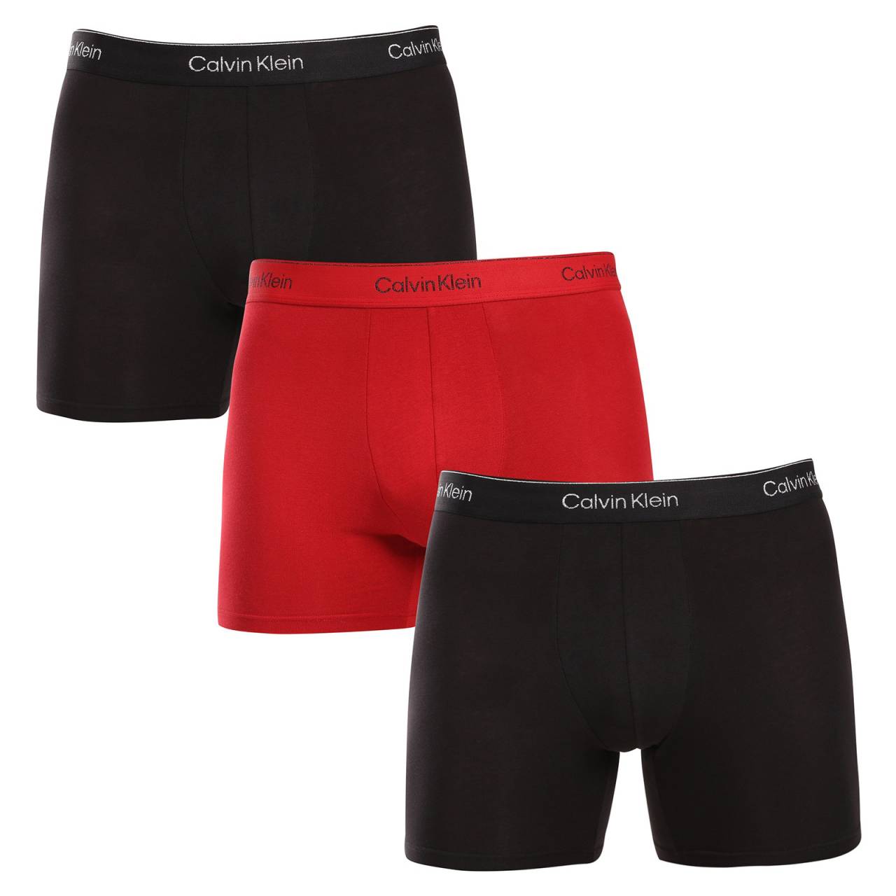 3PACK ανδρικό σορτς μποξεράκι Calvin Klein πολύχρωμο (NB4077A-QVV) M.
Απολαύστε απόλυτη άνεση και πολυτέλεια με τα ανδρικά μποξεράκια Calvin Klein.
Ποιοτικό υλικό για άνεση όλη την ημέρα
Το σορτς μποξεράκι είναι κατασκευασμένο από ένα κορυφαίο μείγμα βαμβακιού και ελαστάνης.
Κομψός σχεδιασμός και πρακτική κοπή
Το υφασμένο καουτσούκ με το λογότυπο Calvin Klein σε αντίθεση δημιουργεί μια κομψή και διαχρονική εμφάνιση.
Γιατί θα λατρέψετε τα μποξεράκια Calvin Klein

Υλικόυψηλής ποιότητας: Ο συνδυασμός βαμβακιού και ελαστάνης εξασφαλίζει απαλότητα, αναπνευσιμότητα και ελαστικότητα για μέγιστη άνεση καθ' όλη τη διάρκεια της ημέρας.


Κομψός σχεδιασμός: Το εμβληματικό λογότυπο Calvin Klein με το κεντημένο ελαστικό δίνει στο μποξεράκι μια κομψή εμφάνιση κατάλληλη για κάθε περίσταση.


Πρακτικό κόψιμο: Τα μακρύτερα πόδια και η προσαρμόσιμη εφαρμογή παρέχουν επιπλέον άνεση και ελευθερία κινήσεων, ιδανικά για casual φόρεμα, εργασία και αναψυχή.

Τα εσώρουχα Calvin Klein αγαπιούνται από ανθρώπους σε όλο τον κόσμο.
Τα ανδρικά εσώρουχα Calvin Klein είναι ένα από τα βασικά στελέχη της βιομηχανίας της μόδας.
Πώς να φροντίσετε τα μποξεράκια Calvin Klein
Για να βεβαιωθείτε ότι τα καινούργια σας μποξεράκια θα διατηρήσουν την εμφάνιση και την ποιότητά τους για όσο το δυνατόν μεγαλύτερο χρονικό διάστημα, ακολουθήστε αυτές τις απλές οδηγίες:

Πλυντήριο ρούχων: Το στυλό έχει μέγιστη θερμοκρασία 30 °C.


Στέγνωμα:  Δεν συνιστάται να στεγνώσετε στο στεγνωτήριο - το στέγνωμα στον αέρα είναι η καλύτερη επιλογή.


Σιδέρωμα: Τα μποξεράκια δεν χρειάζεται να σιδερωθούν, γεγονός που σας εξοικονομεί χρόνο και κόπο.

Συμβουλή: Η αναζήτηση των αγαπημένων σας εσωρούχων μπορεί να είναι μακρύς δρόμος, γι' αυτό θέλουμε τα αγαπημένα σας κομμάτια να διαρκούν για πολύ καιρό.
