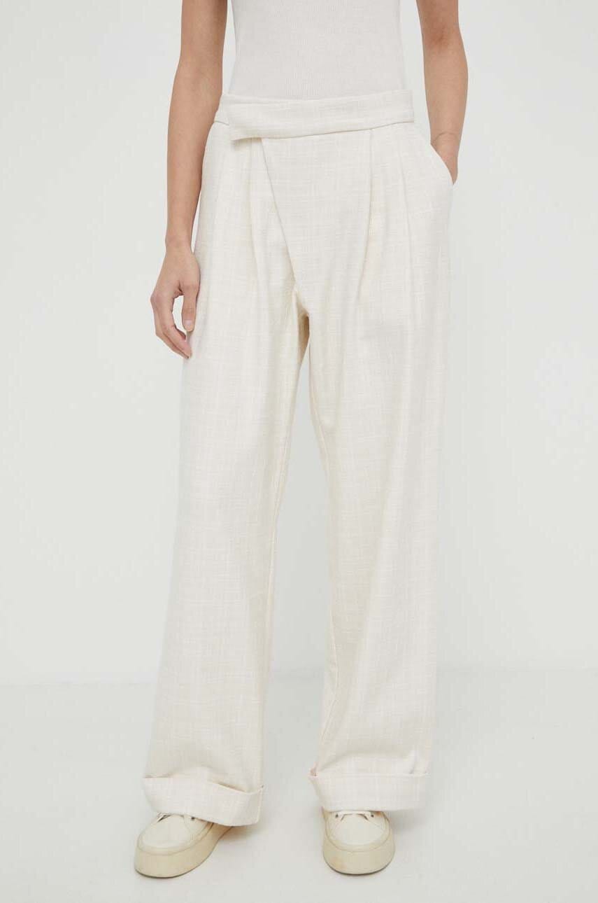 Nohavice Won Hundred.