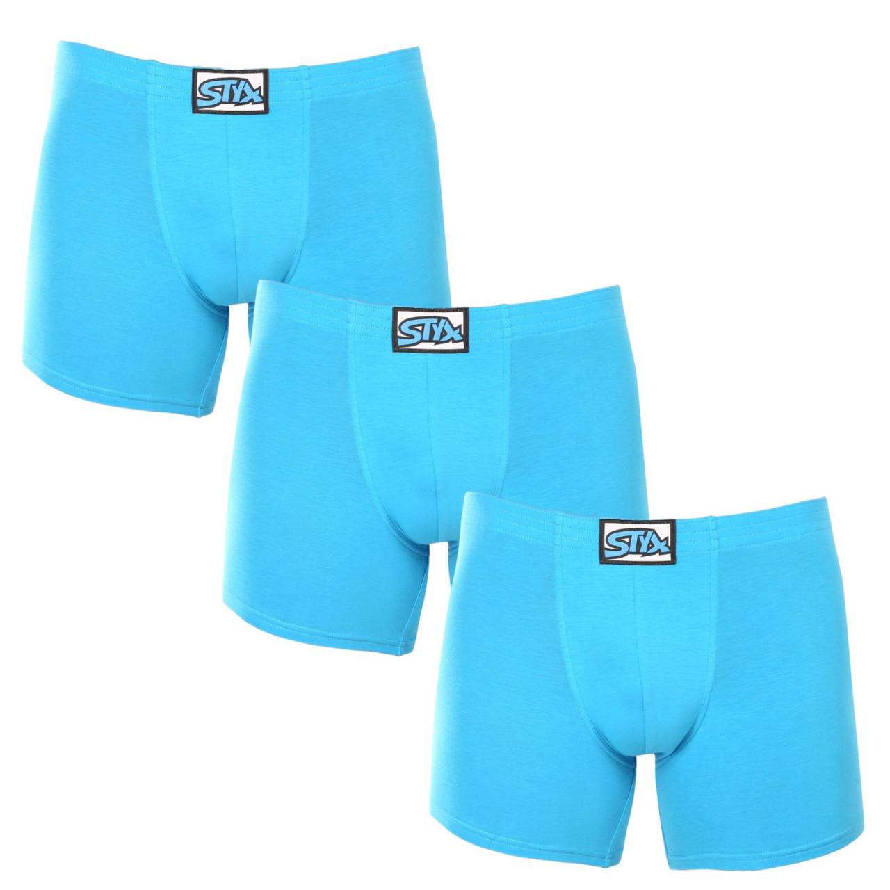 3PACK pánske boxerky Styx long klasická guma svetlo modré (3F1169) XL, trenky.
Hľadáte dokonalú kombináciu pohodlia, štýlu a kvality?
Prvotriedny materiál pre dokonalé pohodlie
Tieto boxerky sú vyrobené z jedinečnej zmesi bavlny, modalu a elastanu.
Perfektne padnúce a pohodlné klasické elastické
Pánske boxerky Styx majú dlhšie nohavičky, ktoré zabraňujú nepríjemnému zrolovaniu a zaisťujú maximálne pohodlie pri akomkoľvek pohybe.
Prečo si boxerky Styx zamilujete

Prvotriedna kombinácia bavlny a modalu: Mäkká, priedušná a príjemná na telo.
Dlhšia nohavička: Zabraňuje žmolkovaniu a zaisťuje väčšie pohodlie.
Klasický elastický pás: Netlačí, ale pevne drží na svojom mieste.
Vhodné na bežné nosenie a šport: Skvelá voľba pre aktívnych mužov.
Vyrobené v ČR: Česká kvalita a precízne spracovanie.

Spodná bielizeň Styx patrí medzi najobľúbenejšie.
Česká značka Styx je medzi zákazníkmi známa najmä vďaka spodnej bielizni s neotrelými vzormi vo výrazných farbách.
Ako sa starať o boxerky Styx?
Aby vaše obľúbené boxerky vydržali dlho v dobrom stave, odporúčame dodržiavať tieto tipy:

Pranie: Odporúčame prať na 30 ° C, aby si materiál zachoval svoju jemnosť a elasticitu.
Sušenie: Nevhodné do sušičky, aby sa predišlo strate pružnosti a poškodeniu vlákien.
Žehlenie: Pokiaľ je potrebné, je možné žehliť na nízku teplotu, ale odporúčame žehliť naruby.

Tip: Nájsť ten správny kus spodnej bielizne, ktorý vám dokonale padne, môže byť náročné.