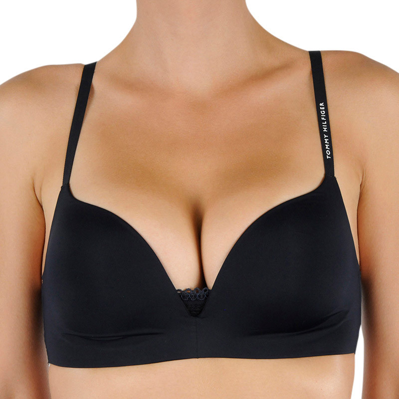 Soutien-gorge pour femmes Tommy Hilfiger renforcé bleu foncé (UW0UW02405 DW5) 80C.
Vous cherchez un soutien-gorge à armatures pour femmes qui soit idéal pour une utilisation quotidienne ?
 
Ce soutien-gorge pour femme de la marque mondialement connue Tommy Hilfiger est sans armature, a un effet renforcé et push-up pour un décolleté plus généreux, a des bretelles réglables pour un port confortable, fermeture classique sur 3 rangs avec 2 crochets. Le soutien-gorge offre un grand confort et un bon maintien avec un décolleté sexy.
 
Pour en savoir plus, consultez les informations sur les produits classiques ci-dessous.