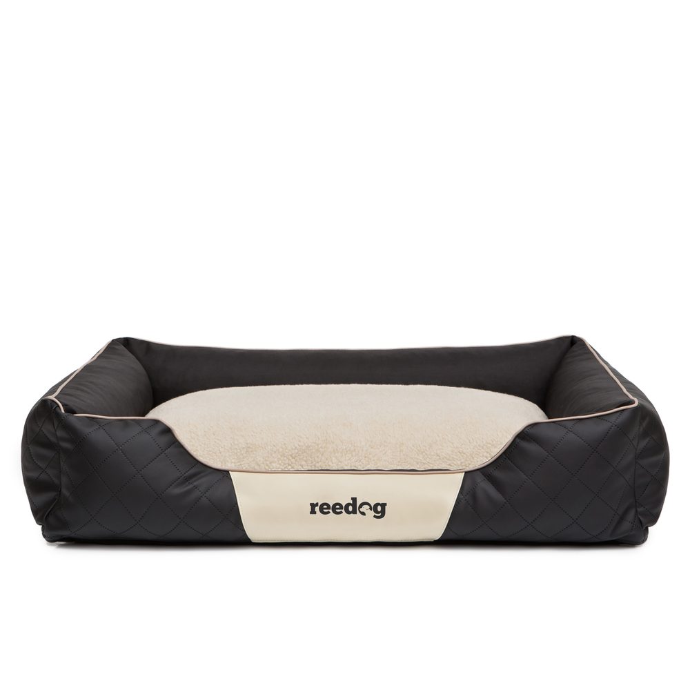 Hundenestchen Reedog Black Luxus.
Die Matratze der Hundenestchen ist sehr angenehm und wärmt Ihren Hund auf.
 
Vorteilhatf ist der abnehmbare Bezug, der sich in der Waschmaschine waschen lässt (Handwaschen- 30°).  Das Hundenestchen Reedog Luxus ist auch für grössere Hunderassen bestimmt und es stehen bis zu 5 Grössen zur Auswahl.

 
 
 

 
Vorteile

hochwertiges und festes Material
auch für grössere Hunderassen geeignet
hohe und isolierte Matratze
einzigartiges Design
waschbar

Nachteile

keine

Inhalt der Packung

Hundenestchen Reedog

 