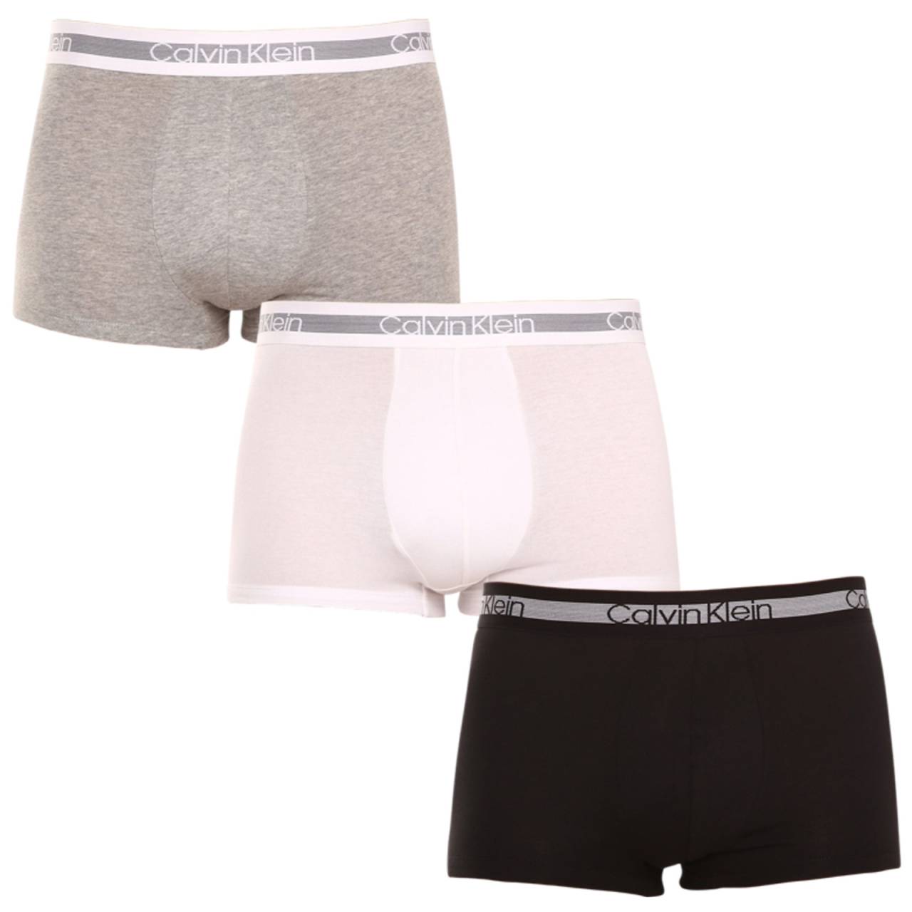 3PACK pánske boxerky Calvin Klein viacfarebné (NB1799A-MP1) XL, trenky.
Táto sada pánskych boxeriek Calvin Klein prináša nielen dokonalé pohodlie, ale aj nadčasový a moderný štýl.
Kvalitný materiál na každodenné nosenie
Boxerky Calvin Klein sú vyrobené z prvotriednej bavlny s prímesou elastanu pre mäkkosť, priedušnosť a pružnosť.
Kratšie nohavice pre maximálnu voľnosť pohybu
Boxerky Calvin Klein majú kratšie nohavičky, takže sú ideálnou voľbou pre tých, ktorí uprednostňujú voľnejší pohyb a minimálne obmedzenia.
Výhody, ktoré oceníte každý deň

Priedušná bavlna: Udrží vás svieže po celý deň.


Pružnosť vďaka elastanu: Boxerky sa dokonale prispôsobia vášmu telu a neobmedzujú v pohybe.


Štýlový elastický pás: Logo Calvin Klein dodáva boxerkám nadčasový vzhľad.

Spodná bielizeň Calvin Klein vám dodá jedinečný štýl
Pánska spodná bielizeň Calvin Klein patrí k stáliciam módneho priemyslu.
Ako sa starať o boxerky Calvin Klein
Aby si vaše boxerky zachovali svoju kvalitu a pohodlie po dlhú dobu, odporúčame dodržiavať tieto pokyny:

Pranie: Boxerky perte pri teplote 30 °C, aby ste zachovali mäkkosť materiálu.


Sušenie: Možno bezpečne sušiť v sušičke na nízkom stupni.


Žehlenie: Boxerky nie je potrebné žehliť.

Tip: Nájsť ten správny kus spodnej bielizne, ktorý vám dokonale padne, je niekedy náročné.