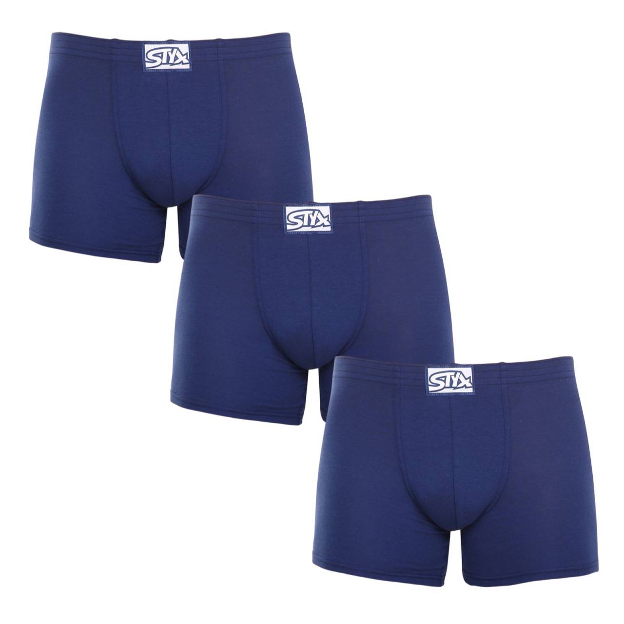 3PACK herenboxershort Styx lang klassiek elastisch donkerblauw (3F0968) M.
Op zoek naar de perfecte combinatie van comfort, stijl en kwaliteit?
Eersteklas materiaal voor ultiem comfort
Deze boxershorts zijn gemaakt van een unieke mix van katoen, modal en elastaan.
Perfecte pasvorm en comfortabel klassiek rubber
De boxershorts voor heren van Styx hebben langere pijpen die oncomfortabel rollen voorkomen en zorgen voor maximaal comfort tijdens elke beweging.
Waarom je van Styx boxers zult houden

Hoogwaardige combinatie van katoen en modal: Zacht, ademend en comfortabel op het lichaam.
Langere slipjes: Ze voorkomen pilling en zorgen voor meer comfort.
Klassieke elastische tailleband: Het duwt niet, maar houdt stevig op zijn plaats.
Geschikt voor vrijetijdskleding en sport: Een geweldige keuze voor actieve mannen.
Gemaakt in Tsjechië: Tsjechische kwaliteit en nauwkeurig vakmanschap.

Styx ondergoed is een van de populairste
Het Tsjechische merk Styx staat bij klanten vooral bekend om zijn shorts met nieuwe patronen in opvallende kleuren.
Hoe verzorg je Styx boxers?
Om ervoor te zorgen dat je favoriete boxershort lang goed blijft, raden we je aan deze tips te volgen:

Wasgoed: We raden aan op 30 °C te wassen om de zachtheid en elasticiteit van het materiaal te behouden.
Drogen: Niet geschikt voor de droogtrommel om verlies van elasticiteit en beschadiging van de vezels te voorkomen.
Strijken: Indien nodig kan het gestreken worden op een lage temperatuur, maar we raden aan het binnenstebuiten te strijken.

Tip: Het juiste ondergoed vinden dat perfect bij je past, kan een uitdaging zijn.