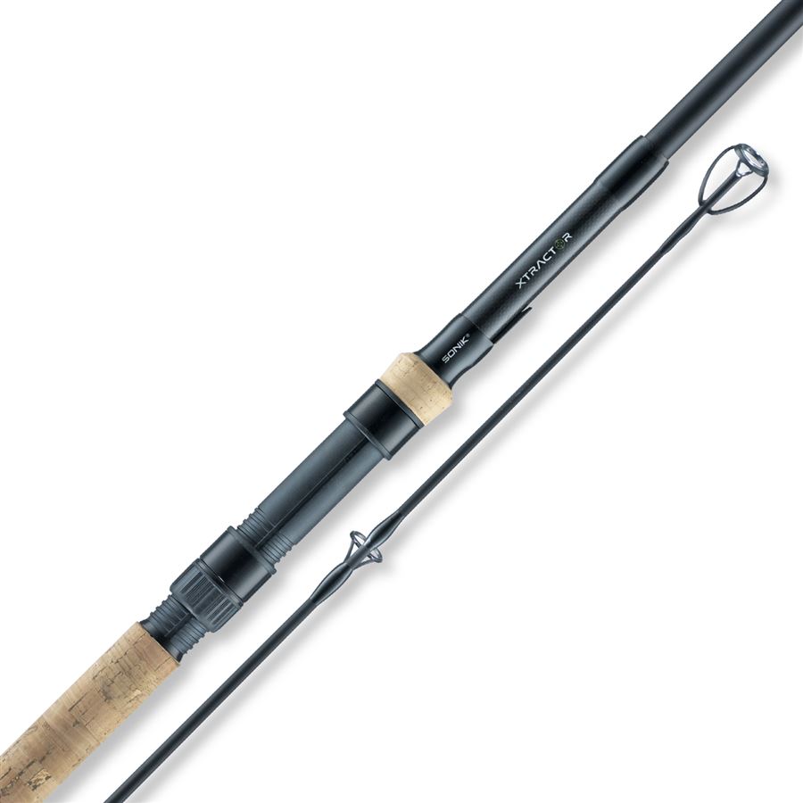 Sonik prút xtractor carp rod cork 3 m 3,25 lb.
 Špecifikácia: 
 • Úzka celokorková rukoväť v retro štýle 
 • Tenký, ľahký, matne čierny karbónový blank s progresívnou vrhacou akciou 
 • Zasúvací zadný diel 
 • Super-light M-Series DL čierne očká 
 • Odolný keramický krúžok na špičke proti zamotaniu 
 • 40mm navádzacie očko 
 • 17mm čierne DPS sedlo navijaku 
 • Maximálne šetrný Sonik klip na vlasec 
 • Laserom vyryté ‚S' logo na koncovke prútu 
 • Prepravná dĺžka: 127cm