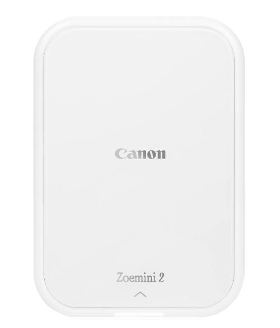 Canon Zoemini 2 5452C004 vrecková tlačiareň WHS biela.
Vreckové rozmery, bez atramentu a pripravené na tlač fotografií kedykoľvek a kdekoľvek – je to dokonalý partner pre váš smartphone.Veľké nápady s malou tlačiarňou
Model Canon Zoemini 2 je nabíjateľná fototlačiareň, ktorá je vždy s vami, keď ju potrebujete.
Táto vrecková tlačiareň premení vaše snímky zo smartfónu na nádherné fotografie, či ste doma, vonku, alebo kdekoľvek inde.Dokonalé výtlačky pripravené na okamžité zdieľanie
Užite si a zdieľajte svoje obľúbené fotografie, nech ste kdekoľvek, s výtlačkami z modelu Zoemini 2, odolnými voči vode a roztrhnutiu.
Vďaka dokonalej vreckovej veľkosti a ľahkej konštrukcii vrátane vstavaného akumulátora s rýchlym nabíjaním cez USB-C môžete tlačiť aj na cestách.Upravujte s aplikáciou Canon Mini Print
Vďaka exkluzívnemu prístupu k skvelým a kreatívnym možnostiam a priamemu prepojeniu so všetkými snímkami na sociálnych médiách je aplikácia Mini Print dokonalým partnerom, ktorý sa v spojení s fototlačiarňou Canon Zoemini 2 postará o jedinečné a prispôsobiteľné výtlačky, ktoré môžete zdieľať s ostatnými.Foťte a tvorte
Úsmev!
Buďte kreatívni pomocou funkcie dlaždíc a vytvorte si pútavý plagát so 4 alebo 9 výtlačkami alebo spojte svoje obľúbené okamihy do jednej koláže.Režim predrezaných samolepiek
Tlačte a zdieľajte svoje obľúbené fotografie z mobilného zariadenia pomocou fotografického papiera ZINK™ s vopred vyrezaným 1,3” kruhom.Rýchle a jednoduché úpravy v smartfóne
Pred tlačením môžete svoje fotografie upraviť pridaním textu, rámčekov, filtrov a ďalších.Žiadne káble, žiadne starosti
Tlačte bezdrôtovo z inteligentného zariadenia vďaka rýchlemu, jednoduchému a spoľahlivému pripojeniu Bluetooth 5.0 – nepotrebujete žiadne káble.Bez atramentu = menej odpadu
Užite si jednoduchú tlač bez atramentu na recyklovateľný papier s technológiou ZINK.
Buďte odvážni.

ZINK™ - Technológia tlače bez atramentu s rozlíšením tlače 314 × 500 dpi je ideálna pre snímky zo smartfónov
Aplikácia Canon Mini Print - iOS a Android
Nabíjanie cez USB typu C - Z prázdnej batérie na plný stav sa nabije za pouhých 50 minút
Veľkosť papiera 2 × 3 palce - Zariadenie používa fotografický papier Canon ZINK™ a pracuje so zábavným, predom rezaným kruhovým papierom
Bluetooth 5.0 - Jednoduché bezdrôtové pripojenie medzi tlačiarňou a inteligentným zariadením
Viacfarebná kontrolka LED - Umožňuje používateľom jednoducho zobraziť stav tlačiarne a oznámenia