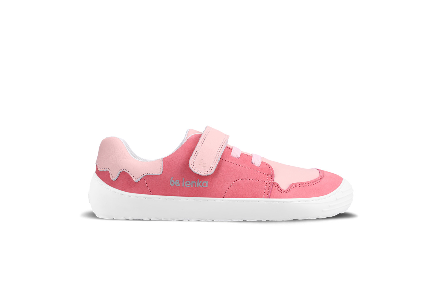 Baskets enfants barefoot Be Lenka Gelato - Pink.
  les chaussures barefoot imitent parfaitement la marche pieds nus, exactement comme la nature l'a conçu  semelle cousue avec une pointe surélevée  Semelle KidsUltraGrip pour les modèles enfants avec une excellente adhérence et un motif ludique  Logos réfléchissants Be Lenka pour plus de sécurité  des chaussures pratiques (velcro + élastiques)
Avantages des chaussures barefoot :
  semelle ultra flexible  zéro drop : talon et orteil dans un seul plan pour une bonne posture  pointe spacieuse pour vos doigts  des chaussures légères
Type de chaussure : chaussure de ville