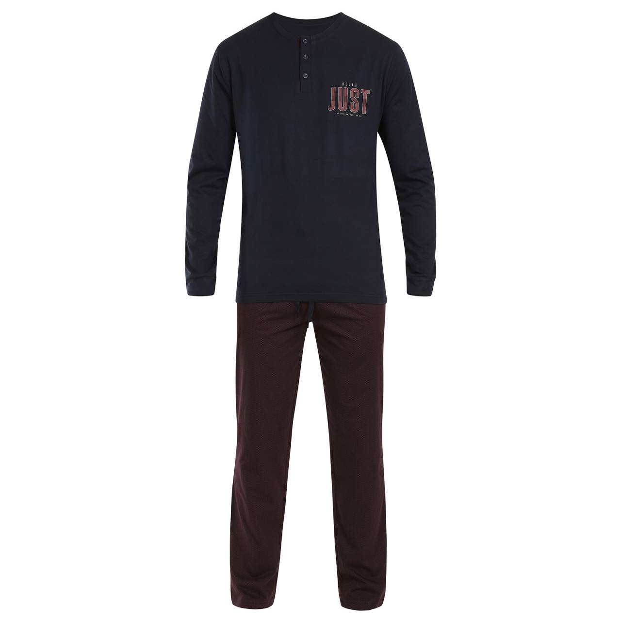 Pigiama da uomo Nedeto multicolore (NP008) 5XL.
Scoprite la perfetta combinazione di comfort ed eleganza con i pigiami da uomo Nedeto.
Materiale di qualità per un comfort perfetto
I pigiami Nedeto sono realizzati in 100% cotone, che garantisce una piacevole sensazione sulla pelle, morbidezza e traspirazione naturale.
Un design semplice e moderno che colpisce
I pigiami da uomo Nedeto combinano eleganti colori tenui con dettagli di stile come una tasca colorata o una coulisse in vita.
Perché scegliere i pigiami Nedeto?

100% cotone: Garantisce comfort e qualità.


Designelegante: Un'elegante combinazione di colori tenui e dettagli moderni.


Usouniversale: Ottimo per dormire e rilassarsi a casa.

La lingerie ceca Nedeto fa al caso vostro
Per l'intimo Nedeto ci diamo la mano, perché fa parte dei nostri marchi privati e quindi gli dedichiamo la massima attenzione.
Come prendersi cura dei pigiami da uomo Nedeto?
Per assicurarvi che il vostro nuovo pigiama rimanga in ottima forma per molto tempo, vi consigliamo di seguire queste linee guida.

Lavanderia: Lavare i pigiami a una temperatura massima di 40°C per mantenerli morbidi e conservare i colori.


Asciugatura: Non asciugare in asciugatrice: si consiglia di lasciare asciugare liberamente il pigiama all'aria.


Stiratura: Se necessario, stirare a fuoco medio.

Suggerimento: Diventate esperti di manutenzione della lingerie con i consigli del nostro articolo e date ai vostri capi preferiti la cura che meritano.