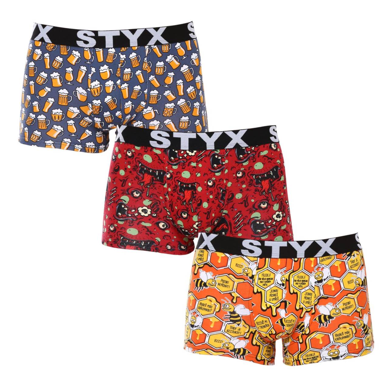 3PACK herenboxershort Styx art sport rubber multicolour (3G13714) XL.
Geniet de hele dag van comfort met de Styx herenboxerslip in een klassieke kleur.
Kwaliteitsmateriaal voor maximaal comfort
De boxershorts zijn gemaakt van een eersteklas mix van katoen en synthetische vezels.
Praktisch ontwerp en Tsjechische precisie
Styx boxerslips hebben kortere pijpjes die nergens afrollen en je maximale bewegingsvrijheid geven.
Waarom kiezen voor Styx boxerslips

Tsjechische kwaliteit: Ontworpen en vervaardigd in Tsjechië, wat garant staat voor vakmanschap van topkwaliteit.
Eersteklas materialen: Combinatie van katoen, modal en elastaan voor maximaal comfort.
Universeel ontwerp: Kortere pijpen en stijlvol sportief elastiek voor elke gelegenheid.

Styx ondergoed is een van de populairste
Het Tsjechische merk Styx staat bij klanten vooral bekend om zijn shorts met nieuwe patronen in opvallende kleuren.
Hoe verzorg ik mijn Styx boxers goed?

Wasgoed: Wassen op 30°C met een mild wasmiddel om het materiaal zacht en comfortabel te houden.
Drogen: Het is niet aan te raden om boxers in de droger te drogen, laat ze vrij aan de lucht drogen om hun vorm te behouden.
Strijken: Strijk indien nodig op een lage temperatuur om de zachtheid van het materiaal te behouden.

Tip: Word een expert in lingerieonderhoud met het advies in ons artikel en geef je favoriete lingerie de zorg die ze verdient.