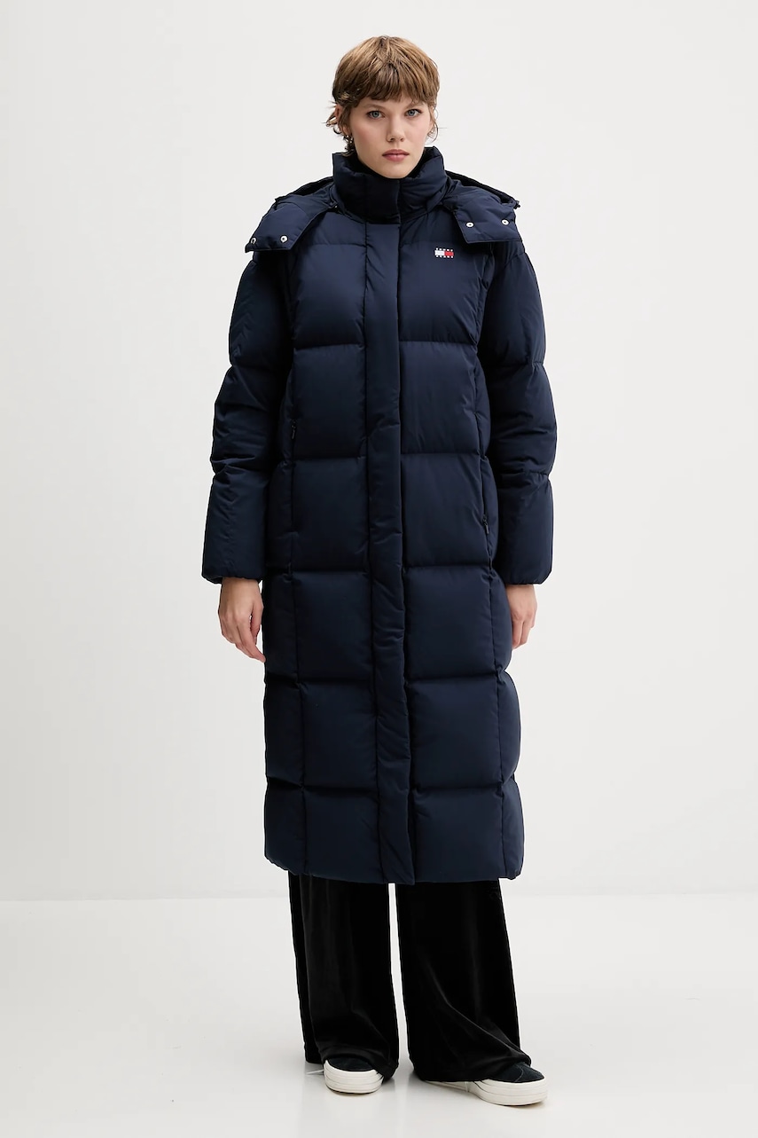 Páperová bunda Tommy Jeans tmavomodrá farba, zimná, DW0DW21977.