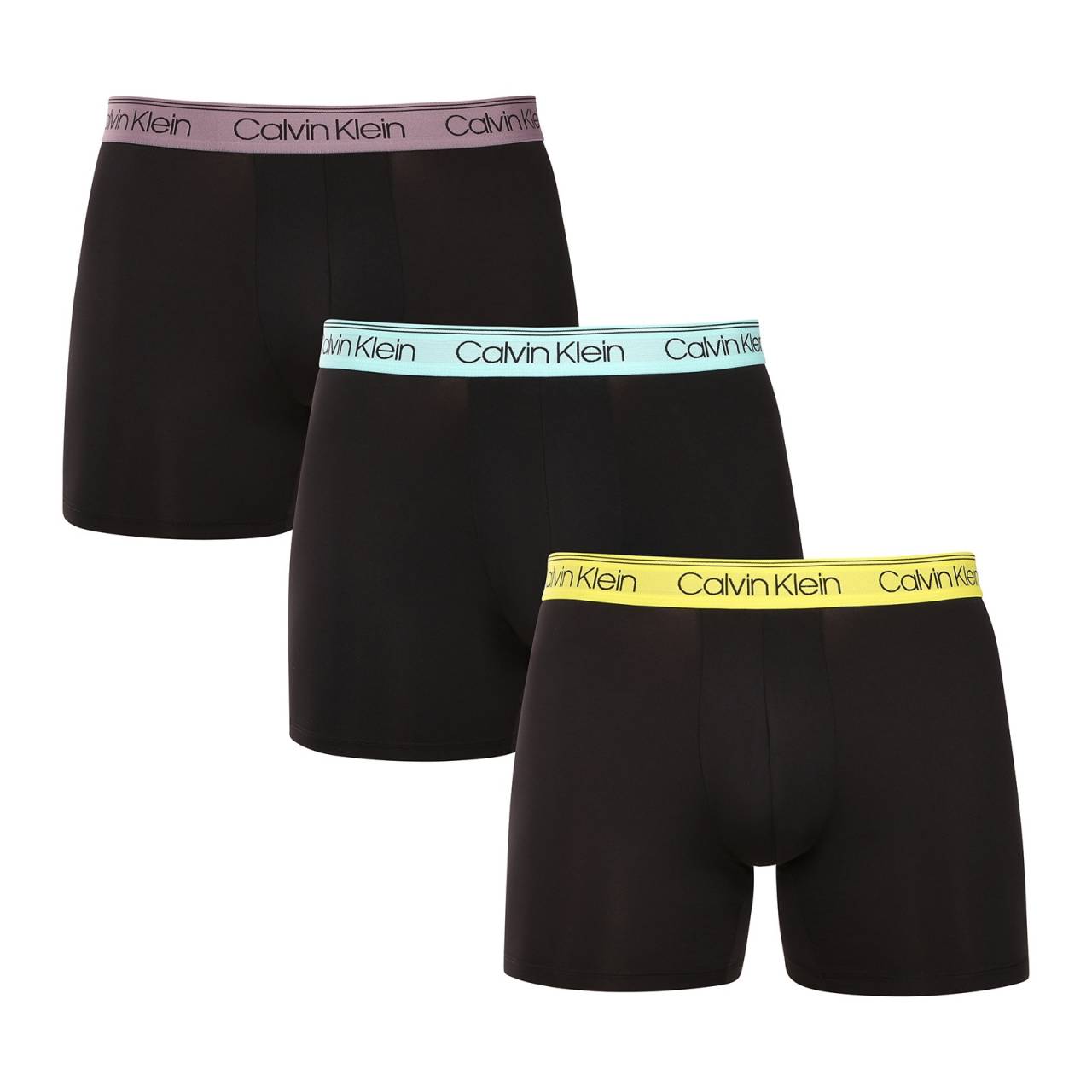 3PACK herenboxershort Calvin Klein zwart (NB2570A-VT5) XL.
Wil je boxers die je perfect comfort, een modern design en topkwaliteit bieden?
Eersteklas materiaal voor de hele dag comfort
Deze boxerslip is gemaakt van een combinatie van polyester en elastaan en biedt de perfecte combinatie van zachtheid, stretch en duurzaamheid.
Modern ontwerp en perfecte pasvorm
De minimalistische look met een elastische tailleband wordt aangevuld met het Calvin Klein-logo, wat de boxers een luxe en verfijnde stijl geeft.
Waarom zal jij van Calvin Klein boxers houden?

Lichtgewicht en ademend materiaal: Ideaal voor dagelijks gebruik en veeleisende sportactiviteiten.
Langere slipjes: Ze bieden een betere dekking en ondersteuning, klitten niet op en drukken niet samen.
Sneldrogend en duurzaam: Perfect voor een actieve levensstijl.
Tijdloos ontwerp: Het minimalistische ontwerp en de luxe uitstraling van Calvin Klein.

Calvin Klein ondergoed is geliefd bij mensen over de hele wereld
Calvin Klein herenondergoed is een van de paradepaardjes van de mode-industrie.
Hoe verzorg je boxers?
Volg deze richtlijnen om ervoor te zorgen dat je boxershorts zo lang mogelijk hun perfecte vorm en kwaliteit behouden:

Wasgoed: We raden aan om te wassen op 30 °C met een mild wasmiddel.
Strijken: Het wordt niet aanbevolen om beschadiging van het materiaal te voorkomen.
Droger: Drogen in de droger wordt niet aanbevolen, droog liever vrij in de lucht.

Tip: Het juiste ondergoed vinden dat perfect bij je past, kan een uitdaging zijn.