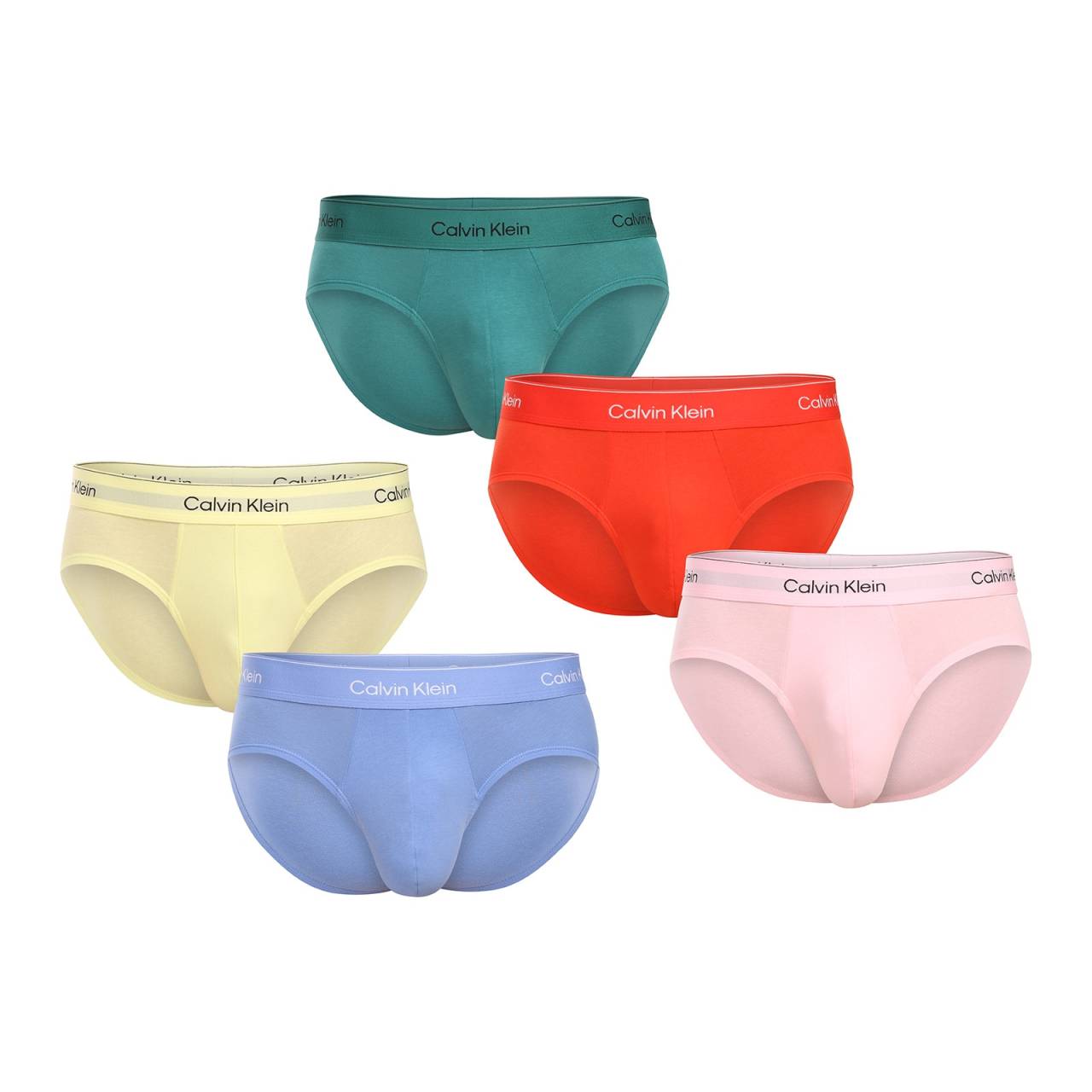 5PACK slip homme Calvin Klein multicolore (NB4229-VST) L.
Misez sur une combinaison éprouvée de confort, de qualité et de style emblématique.
Matière agréable pour un confort tout au long de la journée
Ce slip est fabriqué dans un mélange de coton et d'élasthanne de haute qualité.
Design élégant avec ceinture élastique emblématique
Le design minimaliste est complété par l'élastique embossé du logo Calvin Klein, qui confère à l'ensemble du modèle un look moderne mais toujours intemporel.
Des avantages que vous apprécierez chaque jour

Cotonrespirant: Vous gardez la fraîcheur toute la journée.


Flexibilité grâce à l' élasthanne: Les slips s'adaptent parfaitement à votre corps et n'entravent pas vos mouvements.


Caoutchouc tressé élégant: Le logo Calvin Klein confère à ce slip un look intemporel.

Les sous-vêtements Calvin Klein vous donnent un style unique
Les sous-vêtements pour hommes Calvin Klein sont l'un des piliers de l'industrie de la mode.
Comment entretenir les slips Calvin Klein ?
Avec le bon entretien, les slips Calvin Klein resteront comme neufs pendant longtemps - et vous apporteront style et confort tous les jours.

Blanchisserie : Laver le slip à 30°C, idéalement à l'envers pour préserver la couleur et la qualité de l'élastique.
Séchage : Vous pouvez sécher les chaussettes au sèche-linge, mais choisissez le programme doux à basse température.
Repassage : Ne pas repasser.

Conseil : Trouver le sous-vêtement qui vous convient parfaitement peut s'avérer difficile.