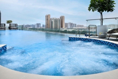 Spojené arabské emiráty Dubaj Mövenpick Jumeirah Village Triangle 8 dňový pobyt Polpenzia Letecky Letisko: Praha March 2026 ( 3/03/26-10/03/26)