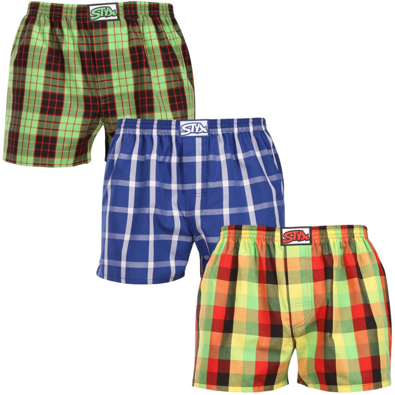 3PACK pánske trenky Styx klasická guma viacfarebné (3A110406) S, trenírky.
Doprajte si štýl a pohodlie s pánskymi šortkami Styx v pestrých farbách a originálnom dizajne.
Mäkký materiál pre celodenné pohodlie
Šortky Styx sú vyrobené zo 100 % bavlny, ktorá ponúka mäkkosť a priedušnosť aj pri celodennom nosení.
Originálny dizajn a pohodlné nosenie
Šortky Styx vnesú do vášho šatníka hravosť a jedinečný štýl vďaka odvážnym farbám a originálnym potlačiam.
Prečo si zaobstarať šortky Styx?

Vyrobené v Českej republike s dôrazom na kvalitu a precíznosť.


Materiál zo 100 % bavlny pre mäkkosť a pohodlie.


Originálne a zábavné vzory, ktoré vás odlíšia.

Kvalita z Českej republiky, to je spodná bielizeň Styx
Spodná bielizeň Styx sa kompletne vyrába v Českej republike.
Ako sa starať o šortky Styx
Ak chcete zachovať kvalitu a pohodlie svojich šortiek, postupujte podľa týchto pokynov:

Pranie: Perte pri maximálnej teplote 30 °C, aby ste zachovali intenzívne farby a mäkkosť bavlny.


Sušenie: Neodporúčame sušenie v bubnovej sušičke, radšej ich nechajte voľne uschnúť na vzduchu.


Žehlenie: Šortky môžete žehliť pri nízkej teplote, aby mali hladký vzhľad.

Tip: Staňte sa expertom na údržbu spodnej bielizne vďaka tipom v našom článku a doprajte svojim obľúbeným kúskom starostlivosť, akú si zaslúžia.