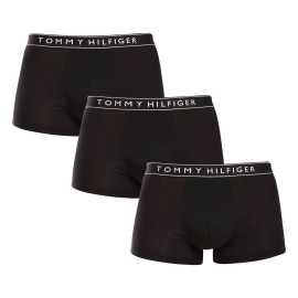 3PACK pánske boxerky Tommy Hilfiger čierné (UM0UM03520 0WE) XL, trenky.
Doprajte si nadčasový štýl a špičkový komfort s pánskymi boxerkami od značky Tommy Hilfiger.
Prémiový materiál pre maximálne pohodlie
Boxerky Tommy Hilfiger sú vyrobené z jemnej, na dotyk veľmi príjemnej bavlny s prímesou elastanu, ktorý im dodáva pružnosť a dlhú životnosť.
Ikonyický štýl a precízny strih
Boxerky majú dlhšie nohavičky, ktoré sa nevyhrávajú a poskytujú dostatočné zakrytie a komfort.
Prečo by vám boxerky Tommy Hilfiger nemali chýbať

Prémiová bavlna s elastanom: Mäkká, priedušná a pohodlná na celodenné nosenie.
Dlhšie nohavičky a vyšívaný guma: Stabilita, štýl a žiadne rolovanie.
Elegantný a nadčasový dizajn: Skvelé na každodenné aj špeciálne príležitosti.

Spodná bielizeň Tommy Hilfiger je zárukou najvyššej kvality
Značka Tommy Hilfiger sa stala ikonou amerického obliekania pred takmer 40 rokmi a jej farebnosť v odtieňoch modrej, červenej a bielej je rozpoznateľná na prvý pohľad.
Ako sa starať o boxerky Tommy Hilfiger

Pranie: Per na 30 °C.
Sušenie: Boxerky možno sušiť v sušičke pri nízkej teplote.
Žehlenie: V prípade potreby je možné ich žehliť na nižšiu teplotu.

Tip: Nájdenie ideálneho kúsku spodnej bielizne môže byť niekedy náročné.