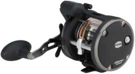 Penn multiplikátor s radičom a počítadlom warfare 30 level wind line counter lh.
 •Ľahký grafitový rám a bočnice •Kovaná a opracovaná hliníková cievka •Obrobené mosadzné hlavné a pastorkové koleso •Vlečné podložky z uhlíkových vlákien HT-100 •Okamžité antireverzné ložisko •Krúžky kapacity linky