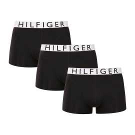 3PACK Boxers pour hommes Tommy Hilfiger noir (UM0UM03467 0XK) XXL.
Misez sur un style intemporel qui allie élégance et fonctionnalité.
Matériau fonctionnel de nouvelle génération pour votre confort
La fibre synthétique de haute qualité avec une forte proportion d'élasthanne garantit que le boxer s'adapte parfaitement à votre corps et n'entrave pas vos mouvements.
Un design et une coupe élégants qui maintiennent
Les jambes plus longues garantissent confort et commodité tout au long de la journée - pas de bourrelets ni de coupures inconfortables.
Pourquoi vous devriez essayer les caleçons Tommy Hilfiger

Matériau fonctionnel doté d'une excellente élasticité et d'une bonne respirabilité, facile à entretenir.
Un look moderne et une excellente coupe avec des jambes plus longues pour plus de confort.
Style et qualité représentatifs de Tommy Hilfiger.

Les sous-vêtements Tommy Hilfiger sont la garantie d'une qualité supérieure.
La marque Tommy Hilfiger est devenue une icône du dressing américain il y a près de 40 ans, et sa palette colorée de bleu, de rouge et de blanc est reconnaissable au premier coup d'œil.
Comment entretenir les boxers Tommy Hilfiger ?
Pour que vos sous-vêtements préférés durent aussi longtemps que s'ils étaient neufs, nous vous recommandons de suivre les conseils suivants.

Blanchisserie : Laver à 30 °C avec un détergent doux.
Séchage : Vous pouvez passer le linge au sèche-linge - choisissez un programme doux à basse température.
Repassage : Il peut être repassé à basse température, mais ce n'est pas nécessaire - la matière est naturellement lisse.

Conseil : Devenez un expert de l'entretien de la lingerie les conseils de notre article et donnez à vos pièces préférées le soin qu'elles méritent.