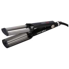 BaByliss PRO Curling Iron Ionic 3D Waver 2369TTE trojkulma na vlasy BAB2369TTE 1 ks.
   Vytvorte si ľahko a rýchlo dokonalé 3D prirodzené vlny na všedný deň aj precízne kučery na slávnostnú príležitosť.
   Vlastnosti: 
   
    vytvára ohromujúce pravidelné 3D vlny 
    pôsobí proti elektrizovaniu vlasov 
    uľahčuje rozčesávanie 
    výsledný účes vydrží dlho 
    teplotu rozdeľuje rovnomerne 
    dodáva vlasom hladkosť, jemnosť a lesk 
    veľmi ľahko sa používa a zaistí profesionálny výsledok 
    ideálna na všetky typy vlasov 
   
   Technické parametre: 
   
    titánovo-turmalínová technológia – pre rovnomerné rozdelenie teploty 
    systém Advanced Head Management – na presnú kontrolu teploty 
    systém Head Management – pre rýchle nahriatie a udržanie teploty 
    technológia aktívnej ionizácie – bráni elektrizovaniu vlasov 
    hrejúce plochy z titánu – pre dlhú životnosť prístroja 
    5 stupňov nastavenia teploty podľa typu vlasov 
    otočný kábel s dĺžkou 2,7 m 
    priemer trojkulmy 19 mm 
    konštrukcia zabraňujúca styku podložky s horúcimi časťami kulmy 
    digitálny ukazovateľ teploty 
   
   Ako používať: Trojkulmu najskôr zapojte do elektriny.