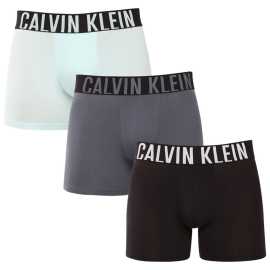 3PACK pánske boxerky Calvin Klein viacfarebné (NB3609A-ZDB) L, trenky.
Užívajte si maximálne pohodlie a luxus s pánskymi boxerkami Calvin Klein.
Kvalitný materiál pre celodenné pohodlie
Tieto boxerky sú vyrobené z prvotriednej zmesi bavlny a elastanu.
Elegantný dizajn a praktický strih
Tkaná guma s kontrastným logom Calvin Klein vytvárajú štýlový a nadčasový vzhľad.
Prečo si zamilujete boxerky Calvin Klein

Prvotriedny materiál: Kombinácia bavlny a elastanu zaručuje mäkkosť, priedušnosť a elasticitu pre maximálne pohodlie počas celého dňa.


Štýlový dizajn: Ikonické logo Calvin Klein s vyšívanou gumou dodáva boxerkám elegantný vzhľad vhodný na každú príležitosť.


Praktický strih: dlhšie nohavice a prispôsobivý strih poskytujú väčšie pohodlie a voľnosť pohybu, ideálne na bežné nosenie, do práce aj na voľný čas.

Spodnú bielizeň Calvin Klein milujú ľudia na celom svete
Pánska spodná bielizeň Calvin Klein patrí k stáliciam módneho priemyslu.
Ako sa starať o boxerky Calvin Klein
Aby si vaše nové boxerky zachovali svoj vzhľad a kvalitu čo najdlhšie, dodržiavajte tieto jednoduché pokyny:

Pranie: Perte ich pri maximálnej teplote 30 °C.


Sušenie: Sušenie v bubnovej sušičke sa neodporúča - najlepšou voľbou je sušenie na vzduchu.


Žehlenie: Boxerky nie je potrebné žehliť, čím ušetríte čas a námahu.

Tip: Hľadanie obľúbenej spodnej bielizne môže byť beh na dlhé trate, preto chceme, aby vám obľúbené kúsky dlho vydržali.