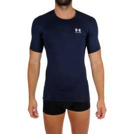 Pánske športové tričko Under Armour modré (1361518 410) 3XL.
Podporte svoj výkon na maximum a stavte na tričko, ktoré ťa podrží pri každom pohybe.
Materiál, ktorý dýcha a pracuje s tebou
Tričko je vyrobené z kombinácie polyesteru a elastanu – ľahkého, pružného a veľmi odolného funkčného materiálu, ktorý efektívne odvádza pot, rýchlo schne a zároveň ťa nijako neobmedzuje.
Moderný dizajn a kompresný strih pre lepší výkon a regeneráciu
Športové tričko Under Armour má jednoduchý a praktický dizajn, ktorý podčiarkne tvoju postavu a skvele sa hodí ako spodná vrstva pod ďalšie tréningové oblečenie alebo ako samostatný kúsok.
Prečo by ti tričko Under Armour nemalo chýbať

Kompresný strih pre lepší výkon a regeneráciu svalov.
Rýchloschnúci a priedušný materiál odvádza pot z tela.
Univerzálne využitie – samostatne aj ako funkčná spodná vrstva.

Spodná bielizeň Under Armour ťa podrží v každej situácii
Americká značka Under Armour sa zameriava na výrobu športovej spodnej bielizne.
Ako sa starať o kompresné tričko Under Armour
Aby tvoje obľúbené tričko vydržalo dlho v skvelom stave, odporúčame dodržiavať nasledujúce pokyny na údržbu.

Pranie: Tričko per pri maximálnej teplote 40 °C.
Sušenie: Tričko môžeš sušiť v sušičke, ale vždy pri nízkej teplote.
Žehlenie: Tričko nežehli.

Tip: Vaše obľúbené oblečenie si zaslúži šetrné zaobchádzanie.