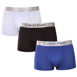 3PACK pánske boxerky Calvin Klein viacfarebné (NB4269-0HE) S, trenky.
Chcete boxerky, ktoré ponúkajú maximálne pohodlie, moderný dizajn a špičkovú kvalitu?
Prvotriedny materiál pre celodenné pohodlie
Tieto boxerky sú vyrobené z kombinácie polyesteru a elastanu, čo poskytuje dokonalú kombináciu mäkkosti, pružnosti a odolnosti.
Moderný dizajn a dokonalý strih
Minimalistický vzhľad s elastickým pásom dopĺňa logo Calvin Klein, ktoré dodáva boxerkám luxusný a sofistikovaný štýl.
Prečo si boxerky Calvin Klein zamilujete?

Ľahký a priedušný materiál: Ideálne na každodenné nosenie aj náročné športové aktivity.
Dlhšia nohavička: Poskytuje lepšie krytie a oporu, nezhrňuje sa a neškrtí.
Rýchloschnúce a odolné: Ideálne na aktívny životný štýl.
Nadčasový dizajn: minimalistický dizajn a luxusný vzhľad značky Calvin Klein.

Spodnú bielizeň Calvin Klein milujú ľudia na celom svete.
Pánska spodná bielizeň Calvin Klein patrí k stáliciam módneho priemyslu.
Ako sa starať o boxerky?
Aby si vaše boxerky zachovali dokonalý tvar a kvalitu čo najdlhšie, dodržiavajte tieto pokyny:

Praní: Doporučujeme prát na 30 °C s jemným pracím prostředkem.
Žehlení: Nedoporučuje se, aby nedošlo k poškození materiálu.
Sušenie: Sušenie v sušičke sa neodporúča, radšej sušte voľne na vzduchu.

Tip: Nájsť ten správny kus spodnej bielizne, ktorý vám dokonale padne, môže byť náročné.