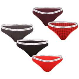 5PACK dámske nohavičky Calvin Klein viacfarebné (QD5208E 323 S.
Dodajte svojmu šatníku nádych luxusu a exkluzivity s dámskymi nohavicami Calvin Klein v jednoduchom farebnom prevedení.
Prvotriedny materiál pre celodenné pohodlie
Nohavičky Calvin Klein sú vyrobené z kvalitnej zmesi bavlny a elastanu, ktorá ponúka mäkkosť, priedušnosť a celodenné pohodlie na pokožke.
Elegantný dizajn a praktický strih
Vyšívaná guma s ikonickým logom dodáva bielizni luxusný nádych.
Prečo si zaobstarať nohavičky Calvin Klein?

Prvotriedny materiál pre maximálne pohodlie a dokonalý strih.


Nadčasový dizajn s ikonickou tkanou gumou.


Skvelá voľba na každodenné nosenie aj špeciálne príležitosti.

Spodnú bielizeň Calvin Klein milujú ľudia na celom svete
Výnimočná spodná bielizeň Calvin Klein patrí k stáliciam módneho priemyslu.
Ako sa starať o spodnú bielizeň Calvin Klein
Na zachovanie kvality a pohodlia postupujte podľa týchto jednoduchých krokov:

Pranie: Perte pri maximálnej teplote 30 °C.


Sušenie: Nohavičky môžete sušiť v bubnovej sušičke na nízkom stupni alebo sušiť na vzduchu mimo dosahu priameho slnečného svetla, aby sa zachovali intenzívne farby.


Žehlenie: Žehlenie nie je potrebné, čo vám ušetrí čas.

Tip: Hľadanie obľúbenej spodnej bielizne môže byť beh na dlhé trate, preto chceme, aby vaše obľúbené kúsky dlho vydržali.