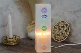 Vysokovibračná El.

Afirmácia: Zbavujem sa veškerej negatívnej energie, ktorá mi už neslúži. 

Selenit má veľmi jemné vibrácie a pomáha pri komunikácií s Anjelmi a pôsobí na rozvoj korunnej čakry, pre napojenie na Božstvo.
Selenit podporuje životné zmeny, prečisťuje rozum, upokojuje neistotu a starosti, dodáva pokoj, posilňuje schopnosti svojho nositeľa, reguluje preťaženie a nadmerné sebavedomie, podporuje vnútorný vývoj, láskavosť a intuíciu.