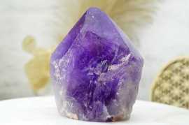 AMETYSTOVÝ surový hrot Božskej Energie a Mieru s Dúhou 1 Extra Kvalita Surové Ametystové špice, disponujú veľmi silnou energiou, ktorá je intenzívna a priama.





Afirmácia: Cítim spojenie s Božským svetlom a jeho ochranu 


Ametyst je predovšetkým kameň duchovnej čistoty a meditácie.