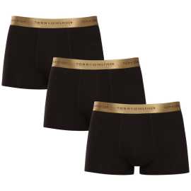 3PACK pánske boxerky Tommy Hilfiger čierne (UM0UM03411 0R2) XXL, trenky.
Doprajte si nadčasový štýl a špičkový komfort s pánskymi boxerkami od značky Tommy Hilfiger.
Prémiový materiál pre maximálne pohodlie
Boxerky Tommy Hilfiger sú vyrobené z jemnej, na dotyk veľmi príjemnej bavlny s prímesou elastanu, ktorý im dodáva pružnosť a dlhú životnosť.
Ikonyický štýl a precízny strih
Boxerky majú dlhšie nohavičky, ktoré sa nevyhrávajú a poskytujú dostatočné zakrytie a komfort.
Prečo by vám boxerky Tommy Hilfiger nemali chýbať

Prémiová bavlna s elastanom: Mäkká, priedušná a pohodlná na celodenné nosenie.
Dlhšie nohavičky a vyšívaný guma: Stabilita, štýl a žiadne rolovanie.
Elegantný a nadčasový dizajn: Skvelé na každodenné aj špeciálne príležitosti.

Spodná bielizeň Tommy Hilfiger je zárukou najvyššej kvality
Značka Tommy Hilfiger sa stala ikonou amerického obliekania pred takmer 40 rokmi a jej farebnosť v odtieňoch modrej, červenej a bielej je rozpoznateľná na prvý pohľad.
Ako sa starať o boxerky Tommy Hilfiger

Pranie: Per na 30 °C.
Sušenie: Boxerky možno sušiť v sušičke pri nízkej teplote.
Žehlenie: V prípade potreby je možné ich žehliť na nižšiu teplotu.

Tip: Nájdenie ideálneho kúsku spodnej bielizne môže byť niekedy náročné.