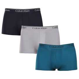3PACK pánske boxerky Calvin Klein viacfarebné (NB4409-0B6) M, trenky.
Chcete boxerky, ktoré ponúkajú maximálne pohodlie, moderný dizajn a špičkovú kvalitu?
Prvotriedny materiál pre celodenné pohodlie
Tieto boxerky sú vyrobené z kombinácie polyesteru a elastanu, čo poskytuje dokonalú kombináciu mäkkosti, pružnosti a odolnosti.
Moderný dizajn a dokonalý strih
Minimalistický vzhľad s elastickým pásom dopĺňa logo Calvin Klein, ktoré dodáva boxerkám luxusný a sofistikovaný štýl.
Prečo si boxerky Calvin Klein zamilujete?

Ľahký a priedušný materiál: Ideálne na každodenné nosenie aj náročné športové aktivity.
Dlhšia nohavička: Poskytuje lepšie krytie a oporu, nezhrňuje sa a neškrtí.
Rýchloschnúce a odolné: Ideálne na aktívny životný štýl.
Nadčasový dizajn: minimalistický dizajn a luxusný vzhľad značky Calvin Klein.

Spodnú bielizeň Calvin Klein milujú ľudia na celom svete.
Pánska spodná bielizeň Calvin Klein patrí k stáliciam módneho priemyslu.
Ako sa starať o boxerky?
Aby si vaše boxerky zachovali dokonalý tvar a kvalitu čo najdlhšie, dodržiavajte tieto pokyny:

Praní: Doporučujeme prát na 30 °C s jemným pracím prostředkem.
Žehlení: Nedoporučuje se, aby nedošlo k poškození materiálu.
Sušenie: Sušenie v sušičke sa neodporúča, radšej sušte voľne na vzduchu.

Tip: Nájsť ten správny kus spodnej bielizne, ktorý vám dokonale padne, môže byť náročné.