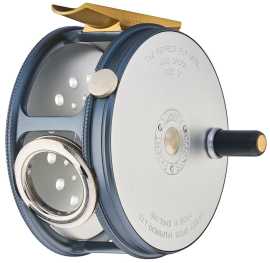 Hardy navijak 1921 wide spool perfect fly reel ľavoruký 3 1/2.
 •Vyrobené majstrom Hardy Brosom v Alnwicku v Anglicku •1921 perfektný kontrolný mechanizmus •Otočný kryt vlasca •Klasický dizajn širokej cievky •Vyrobené z hliníka s 1ks vretenom z mosadze •Hlboko eloxovaná dvojfarebná povrchová úprava •K dispozícii modely na ľavú a pravú ruku •Dodávané v mäkkom koženom puzdre Hardy s ovčou kožou