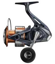 Shimano navijak nasci fd c5000 xg.
 Vďaka konštrukcii G Free Body má Nasci štíhly profil, ktorý je nielen vizuálne atraktívny, ale zároveň dokazuje precízne strojárske spracovanie.
 Nasci je navijak, ktorý zvládne všetko - dokonale spája špičkový výkon s dostupnou cenou.
 Výkon Nasci je ešte vyšší vďaka moderným technológiám, ktoré ho jasne odlišujú od konkurencie v rovnakej cenovej triede.
 V ponuke je 12 modelov, takže si vyberie každý rybár.
 Návin na 1 otočenie kľučky: 105 cm