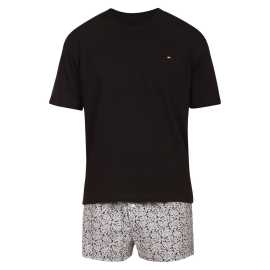 Pánske pyžamo Tommy Hilfiger viacfarebné (UM0UM03634 0SV) XXL.
Dvojdielne pyžamo, ktoré sa pýši luxusným vzhľadom a spracovaním, naviac je vyrobené z príjemného materiálu.
 
Pyžamo Tommy Hilfiger ocení každý muž, ktorý má rád pohodlie, ako v lete, tak v zime.
 
Viac sa dozviete v klasických informáciách o produkte.