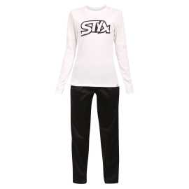 Dámske pyžamo Styx čiernobiele (PDD1061) S.
Chcete spojiť pohodlie, štýl a kvalitnú českú výrobu?
Prémiové materiály pre maximálne pohodlie
Dámske pyžamo Styx je vyrobené z prvotriednych materiálov, ktoré vám zabezpečia pohodlie počas celej noci.
Pohodlný strih a štýlový dizajn na pokojný spánok
Strih dámskeho pyžama Styx vám poskytne maximálne pohodlie pri odpočinku a spánku.
Prečo si vybrať dámske pyžamo Styx?

Prvotriedna kombinácia materiálov: Bavlnený satén na nohavice, mäkká bavlna na košeľu.
Pohodlný strih: Voľnosť pohybu a maximálne pohodlie pri spánku.
Vyrobené v ČR: Podpora miestnej výroby a záruka kvality.

Kvalita z Českej republiky, to je spodná bielizeň Styx
Spodná bielizeň Styx sa kompletne vyrába v Českej republike.
Ako sa starať o pyžamo Styx?
Aby vaše pyžamo zostalo dlho krásne a pohodlné, dodržiavajte tieto pokyny:

Pranie: Per na 30 °C s jemným pracím prostriedkom.
Sušenie: Nepoužívaj sušičku, suš na vzduchu.
Žehlenie: Možno žehliť na nízku teplotu (odporúčame naruby)

Tip: Staňte sa expertom na údržbu spodnej bielizne vďaka radám v našom článku a doprajte svojim obľúbeným kúskom starostlivosť, ktorú si zaslúžia.