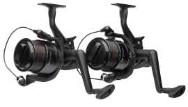 Jrc navijak pre spooled carp reel cr fs10000 1+1.
 Špecifikácia: •Ľahké grafitové telo a rotor •Voľnobežná brzda • Anti-reverzný systém spätného chodu •Multidiskový brzdný systém •Hliníková cievka s klipom na vlasec •Oscilačný systém paralelného vinutia •Už navinutý 0,35mm silný vlasec •Balenie obsahuje 2 navijaky