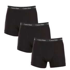 3PACK pánske boxerky Calvin Klein čierne (U2662G-XWB) M, trenky.
Tento set troch čiernych pánskych boxeriek Calvin Klein je ideálnou voľbou na každodenné nosenie predovšetkým pre mužov, ktorí si s módou tykajú.
Kvalitný materiál pre tvoje maximálne pohodlie
Boxerky Calvin Klein sú vyrobené zo zmesi bavlny a elastanu, čo zaručuje pohodlie, priedušnosť a flexibilitu.
Nadčasový elegantný dizajn s dlhšími nohavičkami
Tieto štýlové boxerky majú dlhšie nohavičky, ktoré poskytujú lepšie krytie a pohodlie počas nosenia.
Dôvody, prečo si boxerky Calvin Klein zamiluješ

Priedušná bavlna: Materiál, ktorý ti poskytne maximálne pohodlie a sviežosť.


Pružnosť vďaka elastanu: Prispôsobí sa tvojej postave a umožní voľnosť pohybu.


Módny dizajn: Pridáva boxerkám elegantný vzhľad a zaisťuje, že budú skvele držať na mieste.

Ako sa starať o svoje nové boxerky
Aby ti tieto boxerky vydržali čo najdlhšie, je dôležité dodržiavať nasledujúce pokyny:

Pranie: Per na 30°C s jemnými pracími prostriedkami, aby sa zachovala kvalita bavlny a elastanu.


Sušenie: Možno sušiť v sušičke na nižšie teploty.


Žehlenie: Nie je potrebné žehliť, boxerky si udržia svoj tvar aj bez žehlenia.