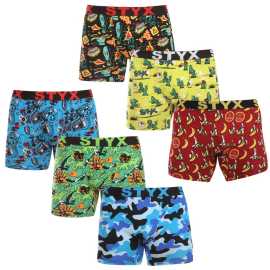 6PACK pánske boxerky Styx long art športová guma viacfarebné (6UN13198780) M, trenky.
Doprajte si pohodlie, ktoré vydrží celý deň, s pánskymi boxerkami Styx v klasických farbách.
Kvalitný materiál pre maximálne pohodlie
Boxerky sú vyrobené z prvotriednej zmesi bavlny a umelých vlákien.
Praktický dizajn a česká precíznosť
Boxerky Styx majú kratšie nohavice, ktoré sa nikde nezhrňujú a poskytujú maximálnu voľnosť pohybu.
Prečo si vybrať boxerky Styx

Česká kvalita: navrhnuté a vyrobené v Českej republike, čo zaručuje najvyššiu kvalitu spracovania.
Prémiové materiály: kombinácia bavlny, modalu a elastanu pre maximálne pohodlie.
Univerzálny dizajn: kratšie nohavičky a štýlová športová guma na každú príležitosť.

Spodná bielizeň Styx je jednou z najobľúbenejších
Česká značka Styx je medzi zákazníkmi známa najmä vďaka svojej spodnej bielizni s neotrelými vzormi vo výrazných farbách.
Ako sa mám starať o svoje boxerky Styx?

Perte ich pri teplote 30 °C s jemným pracím prostriedkom, aby bol materiál stále mäkký a príjemný.
Sušenie: Sušička sa neodporúča, boxerky sušte voľne na vzduchu, aby si zachovali svoj tvar.
Žehlenie: V prípade potreby žehlite pri nízkej teplote, aby si materiál zachoval svoju mäkkosť.

Tip: Staňte sa expertom na údržbu spodnej bielizne vďaka tipom v našom článku a doprajte svojim obľúbeným kúskom starostlivosť, ktorú si zaslúžia.