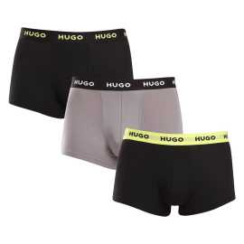3PACK pánske boxerky HUGO viacfarebné (50517878 986) L, trenky.
Stavte na nadčasovú eleganciu a špičkový komfort s pánskymi boxerkami HUGO.
Materiál, ktorý vám dokonale padne
Kombinácia vysokokvalitnej bavlny s prímesou elastanu zaručuje optimálnu kombináciu pohodlia a pružnosti.
Štýl, ktorý hovorí sám za seba
Striedma farebnosť je vhodná pre všetkých mužov, ktorí nemajú radi módne výstrelky.
Prečo si zamilujete boxerky HUGO

Prvotriedny materiál v kombinácii bavlny a elastanu.
Elegantný dizajn v klasických farbách.
Kratšie nohavičky pre väčšie pohodlie.

Spodná bielizeň Hugo pre milovníkov pohodlia a luxusu
Značka spodnej bielizne Hugo patrí do rodiny odevov Hugo Boss a vyniká kvalitnými materiálmi a precíznym spracovaním.
Ako sa starať o boxerky HUGO
Aby vaše obľúbené boxerky dlho vydržali, odporúčame dodržiavať tieto tipy.

Pranie: Per je pri teplote 40 °C.
Sušenie: Boxerky môžeš sušiť v sušičke na šetrný program.
Žehlenie: Pokiaľ je potrebné, žehli ich naruby pri nižšej teplote.

Tip: Staňte sa expertom na údržbu spodnej bielizne vďaka radám v našom článku a doprajte svojim obľúbeným kúskom starostlivosť, ktorú si zaslúžia.