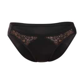 Menštruačné nohavičky Maidenform Light čierne (DMLBKL XBK) XXL.
Menštruačné nohavičky Maidenform spájajú elegantný dizajn s praktickou funkčnosťou.
Kvalitný materiál, ktorý ťa bude rozmaznávať
Nohavičky Maidenform sú vyrobené z kombinácie polyamidu a elastanu.
Moderný vzhľad a dokonalé pohodlie
Kombinácia čipky a hladkého materiálu na prednej strane vytvára elegantný a ženský vzhľad.
Prečo stoja menštruačné nohavičky Maidenform za vyskúšanie

Spoľahlivá ochrana: Tenšia absorpčná vrstva nohavičiek je ideálna pre slabú až stredne silnú menštruáciu a poskytuje maximálne pohodlie a bezpečnosť počas celého dňa.
Štýlový dizajn: Kombinácia hladkého nylonu a elegantnej čipky dodáva nohavičkám nádych ženskosti a elegancie, vďaka čomu sú vhodné na každodenné nosenie aj na špeciálne príležitosti.
Univerzálny strih: Pohodlné bikiny sú navrhnuté tak, aby sa prispôsobili rôznym typom postavy vrátane plnoštíhlych, čo zaručuje pohodlie počas náročných dní.

Spodná bielizeň Maidenform - od žien pre ženy
Americká značka Maidenform sa pýši dôvernou znalosťou ženského tela a jeho potrieb.
Ako sa správne starať o nové menštruačné nohavičky/plavky

Pred prvým použitím: Pred prvým obliekaním nových menštruačných nohavičiek alebo plaviek by si ich mala vyprať - buď ručne, alebo v práčke na šetrný program do 40 °C.
Po každom použití: Bielizeň najprv dôkladne vypláchni v studenej vode.
Pranie: Po opláchnutí môžeš nohavičky alebo plavky vyprať v práčke - ideálne v ochrannom vrecku, na šetrný program do 40 °C.
Sušenie: Menštruačná bielizeň nepatrí do sušičky ani na kúrenie.
Žehlenie: Nežehli nohavičky ani plavky.

Tip: Keď nájdeš menštruačnú bielizeň, ktorá ti sedí a je príjemná na dotyk, zaslúži si tú najlepšiu starostlivosť.