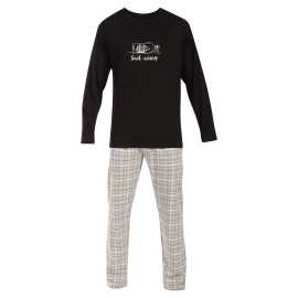 Pánske pyžamo Gino viacfarebná (79177-MxCMxG) M.
Vychutnajte si nerušený spánok v pánskom pyžame Gino, ktoré spája prírodné materiály, pohodlný strih a decentný dizajn.
Prírodný materiál pre maximálny komfort
Pánske pyžamo Gino je vyrobené zo 100 % bavlny, ktorá je ideálnou voľbou pre tvoj pokojný spánok – je priedušná, príjemná na dotyk, odvádza vlhkosť a nedráždi pokožku.
Premyslený strih pre voľnosť pohybu
Toto pyžamo je ideálne na spánok v chladnejších mesiacoch, domáce pohodlie, víkendové leňošenie aj pobyt na chate.
Prečo si pyžamo Gino zaručene obľúbite

100 % bavlna: Priepustný, prírodný materiál šetrný k pokožke.
Dlhé rukávy a nohavice: Perfektná voľba pre chladnejšie obdobie.
Klasický pohodlný guma: Istota, že spodná časť zostane na mieste celú noc.

Spodná bielizeň Gino pre milovníkov kvalitných materiálov
Česká značka spodního prádla Gino je na svete už viac ako 30 rokov a za ten čas si našla mnoho priaznivcov.
Ako sa starať o pánske pyžamo Gino
Aby vaše obľúbené pyžamo vydržalo dlho ako nové, odporúčame dodržiavať nasledujúce tipy na údržbu.

Pranie: Perte na 40 °C jemným pracím prostriedkom bez bielidiel, aby si zachovalo farby a jemnosť.
Sušenie: Pyžamo nie je vhodné do sušičky – vysoké teploty môžu spôsobiť srážanie materiálu.
Žehlenie: Áno, môžete žehliť na strednej teplote vhodnej pre bavlnu.

Tip: Staňte sa odborníkom na údržbu spodnej bielizne vďaka tipom v našom článku a doprajte svojim obľúbeným kúskom starostlivosť, ktorú si zaslúžia.