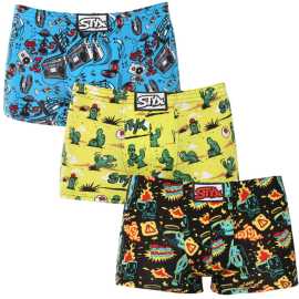 3PACK pánske boxerky Styx art klasická guma viacfarebné (3Q13188) L, trenky.
Hľadáte spodnú bielizeň, ktorá vás odlíši od davu a zároveň vám poskytne maximálne pohodlie?
Prémiový materiál pre dokonalý pocit
Tieto boxerky sú vyrobené zo zmesi bavlny a elastanu, čo zaručuje ideálnu kombináciu pohodlia a elasticity.
Jedinečný dizajn a praktický strih
Boxerky Styx Art majú odvážnu a zábavnú potlač, ktorá vás nenechá chladnými!
Prečo by ste určite mali vyskúšať boxerky Styx

Originálna potlač: Jedinečný dizajn, ktorý nikde inde nenájdete.
Kvalitný materiál: Pohodlná, priedušná a elastická zmes bavlny a elastanu.
Pohodlný strih: Klasická guma pre dokonalé prispôsobenie.
Česká výroba: Precízne spracovanie a vysoká kvalita.

Vysoká kvalita a kvalitné spracovanie, vysoká kvalita a kvalita a vysoká kvalita a kvalitné spracovanie.
Česká značka Styx je medzi zákazníkmi známa najmä vďaka spodnej bielizni s neotrelými vzormi vo výrazných farbách.
Ako sa mám starať o svoje boxerky Styx?
Aby vaše obľúbené boxerky dlho vydržali, odporúčame vám nasledujúce tipy:

Pranie: Odporúčame prať na 30 °C pre zachovanie farieb a kvality materiálu.
Sušenie: Nesuš v sušičke, aby si boxerky udržali pružnosť a pevnosť vlákien.
Žehlenie: Žehliť môžete na nízkej teplote, najlepšie naruby.

Tip: Nájsť ten správny kus spodnej bielizne, ktorý vám dokonale padne, môže byť náročné.
