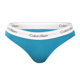 Dámske nohavičky Calvin Klein modré (QF8520-YTM) L.
Doprajte si každodennú dávku pohodlia a sebavedomia s dámskými nohavičkami Calvin Klein.
Materiál, ktorý vás bude rozmaznávať na každom kroku
Nohavičky Calvin Klein sú vyrobené z kvalitnej zmesi bavlny, modalu a elastanu.
Minimalistický dizajn s ikonickým podpisom
Obľúbený strih v klasických farbách je doplnený výrazným vytkávaným gumom s logom „Calvin Klein“, ktorý dodáva prádlu módny šmrnc.
Prečo si Calvin Klein nohavičky zaručene zamilujete

Prémiový materiál pre celodenné pohodlie: Kombinácia bavlny, modalu a elastanu je jemná k pokožke, priedušná a skvele sa prispôsobí vášmu telu.
Štýlový a ikonický dizajn: Minimalistický vzhľad s vyšívanou gumou Calvin Klein zaručí, že sa budete cítiť sebavedome a atraktívne každý deň.
Univerzálne použitie: Ideálne na každodenné nosenie, do práce, voľný čas aj na ľahký šport, bez kompromisov v pohodlí alebo štýle.

Spodná bielizeň Calvin Klein milujú ľudia po celom svete
Dámske spodné prádlo Calvin Klein patrí medzi stálici módneho priemyslu.
Ako sa starať o nohavičky Calvin Klein?
Aby vaše obľúbené nohavičky vydržali dlho v skvelom stave, odporúčame dodržiavať nasledujúce pokyny na údržbu.

Pranie: Per nohavičky pri maximálnej teplote 30 °C.
Sušenie: Nohavičky môžeš sušiť v sušičke, ale iba na nízku teplotu.
Žehlenie: Nohavičky nie je potrebné žehliť.

Tip: Niekedy je náročné nájsť správne spodné prádlo, ktoré vám perfektne sedí.
