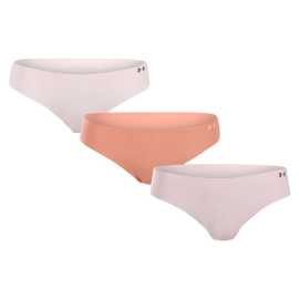 3PACK dámske nohavičky Under Armour viacfarebné (1383897 696) L.
Zabudnite na nepohodlné švy a odreniny!
Prémiový materiál, ktorý dýcha a pohybuje sa s vami
Bezšvové nohavičky Under Armour sú vyrobené z vysoko kvalitnej funkčnej pleteniny s obsahom polyamidu a elastanu.
Perfektný bezšvový strih pre každú príležitosť
Vďaka bezšvovému dizajnu nohavičky nikde netlačia ani sa nezarezávajú a sú neviditeľné aj pod veľmi tenkým oblečením.
Prečo si zamilujete bezšvové nohavičky Under Armour

Bezšvový dizajn: Perfektne hladký strih, ktorý nie je vidieť ani cítiť.
Ľahký a funkčný materiál: Rýchloschnúci, pružný a priedušný.
Kvalita Under Armour: Spoľahlivosť a pohodlie pri každom pohybe.

Spodná bielizeň Under Armour pre aktívny životný štýl
Značku Under Armour založil bývalý americký futbalista Kevin Plank, ktorý nebol spokojný so svojím športovým oblečením, ktoré sa ľahko spotilo a rozhodne nevoňalo príjemne.
Ako sa starať o bezšvové nohavičky Under Armour
Aby vaše obľúbené spodné prádlo zostalo dlho v perfektnom stave, odporúčame dodržiavať tieto pokyny na údržbu.

Pranie: Perte na 30 °C, najlepšie naruby a s jemným pracím prostriedkom.
Sušenie: Nesušte v sušičke.
Žehlenie: Nežehlite.

 
Tip: Nájdenie správneho spodného prádla, ktoré vám perfektne sedí, môže byť niekedy náročné.