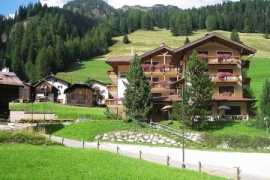 Taliansko Val di Fassa e Carezza Dolomites Inn 13 dňový pobyt Polpenzia Vlastná May 2026 (26/05/26- 7/06/26)