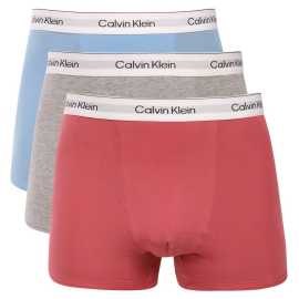 3PACK pánske boxerky Calvin Klein viacfarebné (NB4286-TKM) 4XL, trenky.
Užívajte si maximálne pohodlie a luxus s pánskymi boxerkami Calvin Klein.
Kvalitný materiál pre celodenné pohodlie
Tieto boxerky sú vyrobené z prvotriednej zmesi bavlny a elastanu.
Elegantný dizajn a praktický strih
Tkaná guma s kontrastným logom Calvin Klein vytvárajú štýlový a nadčasový vzhľad.
Prečo si zamilujete boxerky Calvin Klein

Prvotriedny materiál: Kombinácia bavlny a elastanu zaručuje mäkkosť, priedušnosť a elasticitu pre maximálne pohodlie počas celého dňa.


Štýlový dizajn: Ikonické logo Calvin Klein s vyšívanou gumou dodáva boxerkám elegantný vzhľad vhodný na každú príležitosť.


Praktický strih: dlhšie nohavice a prispôsobivý strih poskytujú väčšie pohodlie a voľnosť pohybu, ideálne na bežné nosenie, do práce aj na voľný čas.

Spodnú bielizeň Calvin Klein milujú ľudia na celom svete
Pánska spodná bielizeň Calvin Klein patrí k stáliciam módneho priemyslu.
Ako sa starať o boxerky Calvin Klein
Aby si vaše nové boxerky zachovali svoj vzhľad a kvalitu čo najdlhšie, dodržiavajte tieto jednoduché pokyny:

Pranie: Perte ich pri maximálnej teplote 30 °C.


Sušenie: Sušenie v bubnovej sušičke sa neodporúča - najlepšou voľbou je sušenie na vzduchu.


Žehlenie: Boxerky nie je potrebné žehliť, čím ušetríte čas a námahu.

Tip: Hľadanie obľúbenej spodnej bielizne môže byť beh na dlhé trate, preto chceme, aby vám obľúbené kúsky dlho vydržali.