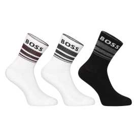 3PACK ponožky BOSS viacfarebné (50515143 962) L.
Doprajte si luxusné pohodlie a nadčasový štýl s vysokými ponožkami BOSS.
Kvalitný materiál pre celodenné pohodlie
Ponožky BOSS sú vyrobené zo zmesi bavlny a umelých vlákien.
Vysoký strih a atraktívny vzhľad
Moderný vysoký dizajn ponožiek BOSS dodá vášmu oblečeniu moderný vzhľad a na prvý pohľad dá jasne najavo, že sa v móde vyznáte.
Prečo by vám ponožky BOSS nemali chýbať v šatníku

Luxusná kombinácia materiálov: Mäkká bavlna v kombinácii s odolnými a pružnými umelými vláknami zaisťuje pohodlie a trvanlivosť.
Moderný a nadčasový dizajn: Vhodné k formálnemu aj ležérnemu oblečeniu.
Vysoký strih pre extra ochranu a pohodlie: Ideálne do tenisiek a vyššej obuvi a chladnejšieho počasia.

Spodná bielizeň BOSS je obľúbená u všetkých štýlových mužov.
Značka BOSS sa oddelila od známeho výrobcu oblečenia Hugo Boss ako línia výrobkov pre mužov, ktorí majú radi kvalitné kúsky a nadčasový vzhľad.
Ako sa starať o ponožky BOSS
Aby ste sa uistili, že vaše ponožky zostanú dlho v skvelom stave, odporúčame dodržiavať tieto tipy.

Pranie: Per ponožky na maximálnu teplotu 40 °C.
Sušenie: Ponožky nie sú vhodné do sušičky.
Žehlenie: Nežehli.

Tip: Nájsť ten správny kus spodnej bielizne, ktorý vám dokonale padne, môže byť náročné.