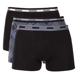 3PACK pánske boxerky HUGO viacfarebné (50545674 962) L, trenky.
Stavte na nadčasovú eleganciu a špičkový komfort s pánskymi boxerkami HUGO.
Materiál, ktorý vám dokonale padne
Kombinácia vysokokvalitnej bavlny s prímesou elastanu zaručuje optimálnu kombináciu pohodlia a pružnosti.
Štýl, ktorý hovorí sám za seba
Striedma farebnosť je vhodná pre všetkých mužov, ktorí nemajú radi módne výstrelky.
Prečo si zamilujete boxerky HUGO

Prvotriedny materiál v kombinácii bavlny a elastanu.
Elegantný dizajn v klasických farbách.
Dlhšie nohavičky pre väčšie pohodlie.

Spodná bielizeň Hugo pre milovníkov pohodlia a luxusu
Značka spodnej bielizne Hugo patrí do rodiny odevov Hugo Boss a vyniká kvalitnými materiálmi a precíznym spracovaním.
Ako sa starať o boxerky HUGO
Aby vaše obľúbené boxerky dlho vydržali, odporúčame dodržiavať tieto tipy.

Pranie: Per je pri teplote 40 °C.
Sušenie: Boxerky môžeš sušiť v sušičke na šetrný program.
Žehlenie: Pokiaľ je potrebné, žehli ich naruby pri nižšej teplote.

Tip: Staňte sa expertom na údržbu spodnej bielizne vďaka radám v našom článku a doprajte svojim obľúbeným kúskom starostlivosť, ktorú si zaslúžia.