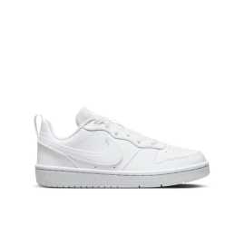 Nike Court Borough Low Recraft 40. Nike Court Borough – tvoje nové najobľúbenejšie tenisky!UTÍKAJ (nechoď) k vášmu novému obľúbenému modelu Borough. Tento "pretvorený" legendárny model je navrhnutý tak, aby vydržal dlho. Kombinácia odolných materiálov na zvršku a podrážke vytvára klasický vzhľad, vyrobený úplne novým spôsobom. Prepracovaná špička a stredná časť topánky poskytujú vašim nohám viac priestoru, takže môžete behať, skákať a hrať dlhšie a intenzívnejšie.Odolné materiály: Kombinácia kvalitných materiálov zaisťuje dlhú životnosť.Redizajn pre pohodlie: Prepracovaná špička a stredná časť topánky ponúkajú viac priestoru pre vaše nohy, čo zvyšuje komfort pri každom kroku.Klasický vzhľad: Nadčasový dizajn s modernými prvkami pre nový štýlový zážitok.Užívajte si svoj pohyb naplno s novým modelom Nike Court Borough!Vrch - syntetická koža  Vyznačuje sa dobrou prispôsobivosťou a skvelou odolnosťou. Po pár noseniach sa topánky trošku roztiahnu a spohodlnia. Koža je navyše skvelá v odolnosti a dobre sa udržuje.Medzipodošva - Cupsole  Spôsob konštrukcie, ktorý inovoval hlavne skateboardovú obuv má tri hlavné výhody - dobrý pocit s povrchom, väčšia stabilita a ochrana. Používa sa v spojení s penou EVA, ktorá je mäkká a dobre tlmí každý krok.Podrážka - guma  S gumovou podrážkou sa proste nedá nič pokaziť. Dlho vydrží, ľahko sa čistí a má skvelú trakciu.InformácieNano impregnácia Star Laces. Na trhu je veľa produktov s takzvanou nano technológiou, ale len máloktorý má taký vysoký podiel účinných látok ako nano impregnácia Star Laces. Preukázaná účinnosť tejto nano impregnácie bola testovaná na všetky druhy obuvi, športového a outdoorového oblečenia, rukavíc, čiapok, tašiek, batohov, dáždnikov a stanov. Prihoď si jednu do košíka tu.