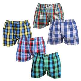 5PACK pánske trenky Styx klasická guma viacfarebné (5A103640) S, trenírky.
Doprajte si štýl a pohodlie s pánskymi šortkami Styx v pestrých farbách a originálnom dizajne.
Mäkký materiál pre celodenné pohodlie
Šortky Styx sú vyrobené zo 100 % bavlny, ktorá ponúka mäkkosť a priedušnosť aj pri celodennom nosení.
Originálny dizajn a pohodlné nosenie
Šortky Styx vnesú do vášho šatníka hravosť a jedinečný štýl vďaka odvážnym farbám a originálnym potlačiam.
Prečo si zaobstarať šortky Styx?

Vyrobené v Českej republike s dôrazom na kvalitu a precíznosť.


Materiál zo 100 % bavlny pre mäkkosť a pohodlie.


Originálne a zábavné vzory, ktoré vás odlíšia.

Kvalita z Českej republiky, to je spodná bielizeň Styx
Spodná bielizeň Styx sa kompletne vyrába v Českej republike.
Ako sa starať o šortky Styx
Ak chcete zachovať kvalitu a pohodlie svojich šortiek, postupujte podľa týchto pokynov:

Pranie: Perte pri maximálnej teplote 30 °C, aby ste zachovali intenzívne farby a mäkkosť bavlny.


Sušenie: Neodporúčame sušenie v bubnovej sušičke, radšej ich nechajte voľne uschnúť na vzduchu.


Žehlenie: Šortky môžete žehliť pri nízkej teplote, aby mali hladký vzhľad.

Tip: Staňte sa expertom na údržbu spodnej bielizne vďaka tipom v našom článku a doprajte svojim obľúbeným kúskom starostlivosť, akú si zaslúžia.