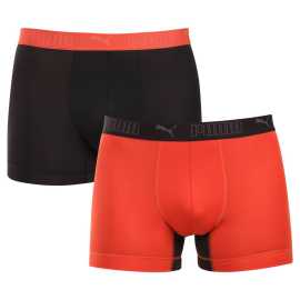 2PACK pánske boxerky Puma viacfarebné (701210961 013) XL, trenky. Boxerky Puma - ideálna voľba pre aktívny životný štýl
Užívajte si pohodlie a štýl každý deň s pánskymi boxerkami Puma! Tieto boxerky vám poskytnú maximálne pohodlie pri každodenných aktivitách a dodajú vášmu outfitu šmrnc. Ideálna voľba pre mužov, ktorí hľadajú spodnú bielizeň, ktorá vyzerá skvele a zároveň dokonale funguje.
Ľahké a funkčné umelé vlákno pre vaše pohodlie
Tieto boxerky sú vyrobené z prvotriednej zmesi polyesteru a elastanu. Tento materiál je nielen ľahký, ale aj odvádza vlhkosť, čo oceníte počas športových aktivít alebo horúcich dní. Elastan poskytuje pružnosť, takže spodná bielizeň sa dokonale prispôsobí vášmu telu bez toho, aby obmedzovala váš pohyb. Vďaka polyesteru sú boxerky odolné, takže vydržia náročné situácie a časté pranie.
Moderný dizajn a praktický strih
Minimalistický dizajn s logom Puma na tkanej elastickej časti spája eleganciu a športový charakter. Dlhšie nohavičky zaručujú, že sa boxerky počas nosenia nevyhrnú, čo vám poskytne väčšie pohodlie pri športe, cestovaní alebo každodennom nosení.
Prečo by ste mali vyskúšať boxerky Puma

Funkčný materiál pre aktívny životný štýl: Ľahká zmes polyesteru a elastanu odvádza vlhkosť, rýchlo schne a prispôsobuje sa vášmu telu, takže je ideálna na šport i každodenné nosenie.
Štýlový dizajn s praktickým strihom: Minimalistický dizajn zaručuje moderný vzhľad. Dlhšie nohavice a pohodlná guma udržia boxerky na svojom mieste po celý deň.
Univerzálne využitie: Ideálne na šport, bežné nosenie a cestovanie vďaka ľahkému, elastickému a odolnému materiálu.

Spodná bielizeň Puma sa hodí nielen športovcom
Značka Puma je známa po celom svete vďaka svojmu oblečeniu a spodnej bielizni, ktorú nosia slávni športovci. Ponožky, tričká, podprsenky alebo boxerky Puma však môžete nosiť nielen do posilňovne, ale na všetky príležitosti, hanbu vám neurobia ani na výlete či v práci. Nech už si vyberiete akýkoľvek kúsok, môžete sa tešiť na pohodlný materiál a precízny strih, ktorý sa ľahko prispôsobí.
Ako sa starať o boxerky Puma?
Ak chcete, aby vám boxerky dlho vydržali, dodržiavajte tieto pokyny.

Pranie : Perte pri maximálnej teplote 40 °C. Odporúčame používať jemné pracie prostriedky na ochranu funkčných vlastností materiálu a farby.
Sušenie: Vyhnite sa sušeniu v bubnovej sušičke. Uprednostnite sušenie na vzduchu, ideálne v tieni, aby nedošlo k poškodeniu vlákien alebo vyblednutiu farieb.
Žehlenie : Tieto boxerky sa nemusia žehliť. Materiál je navrhnutý tak, aby vyzeral dokonale aj bez žehlenia.

Tip: Hľadanie obľúbenej spodnej bielizne môže byť beh na dlhé trate, preto chceme, aby vám obľúbené kúsky dlho vydržali. Preto tu nájdete aj veľa skvelých pomôcok na pranie spodnej bielizne, ako sú pracie papiere a vrecká na jemnú bielizeň.